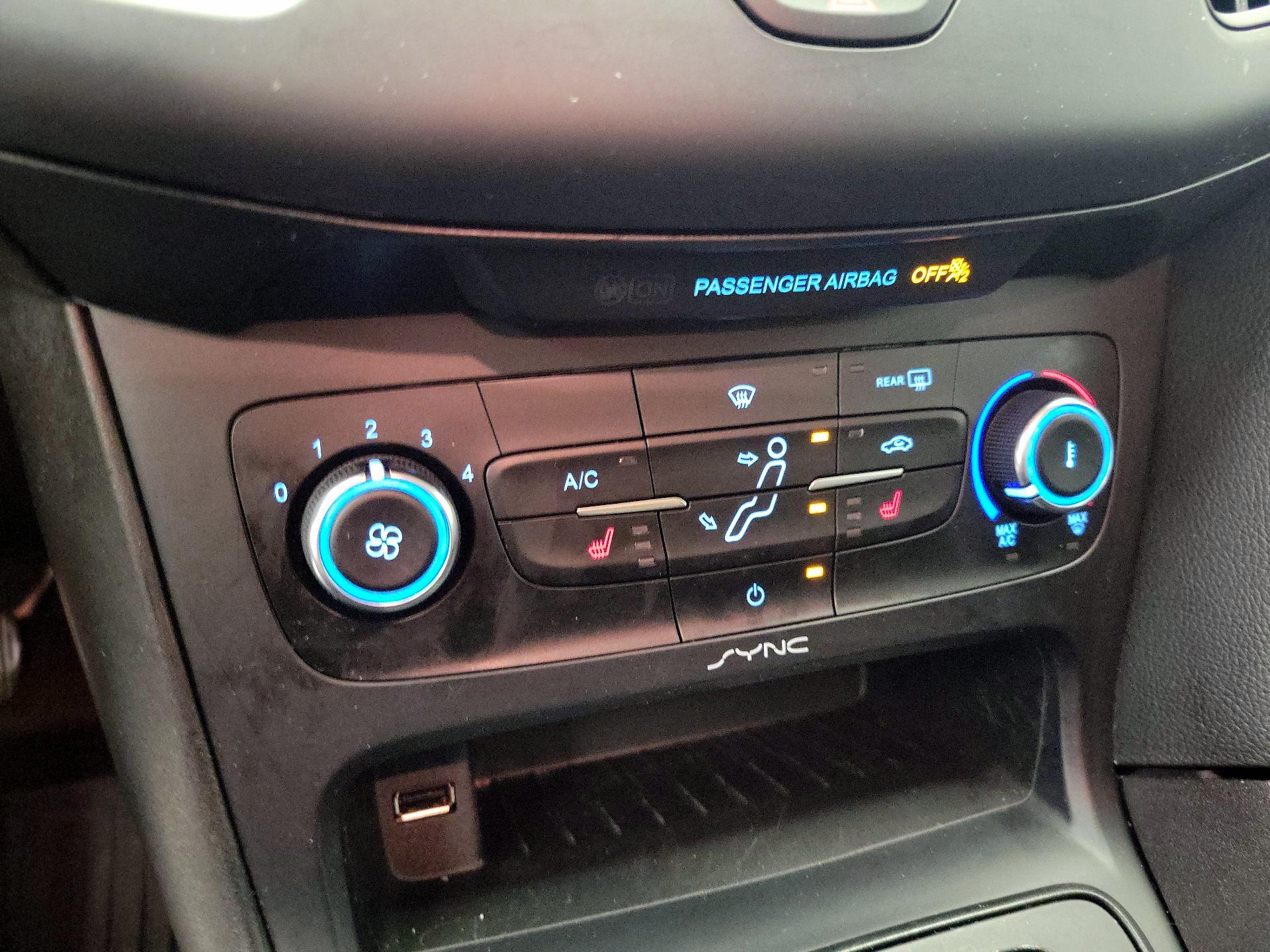 Thumbnail: 2017 Ford Focus - 16