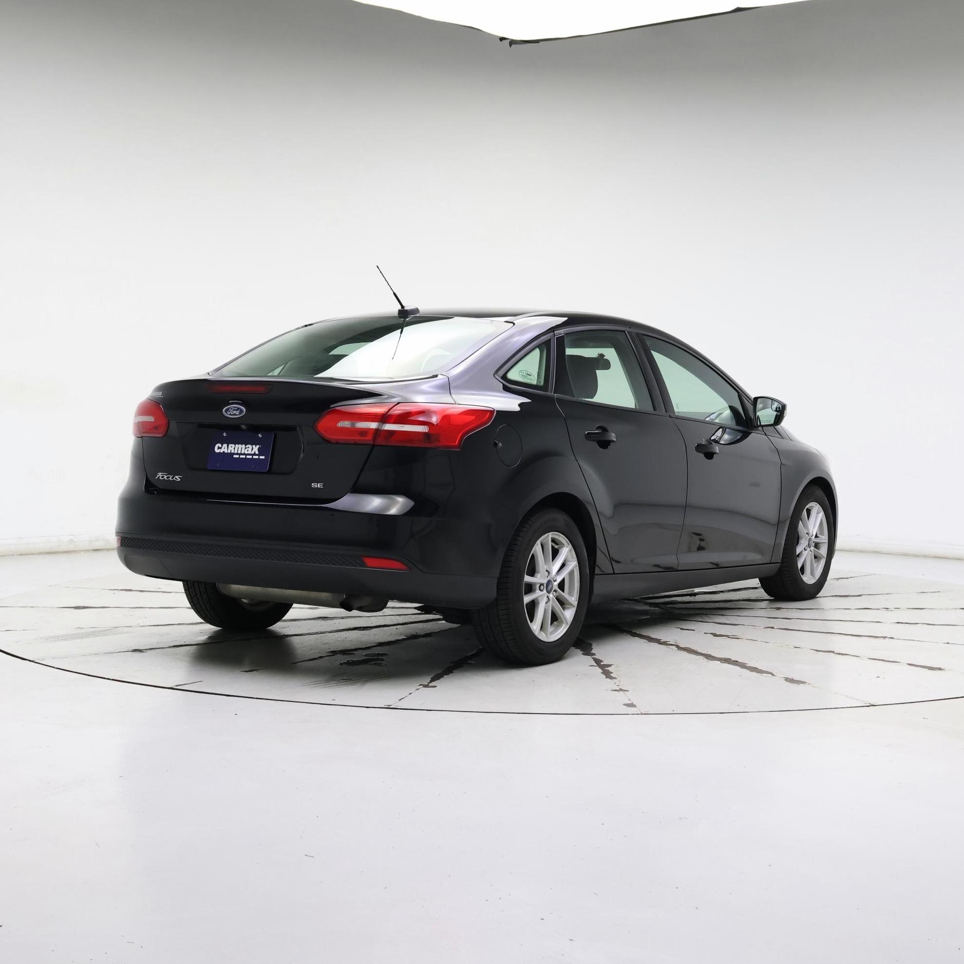 Thumbnail: 2017 Ford Focus - 8