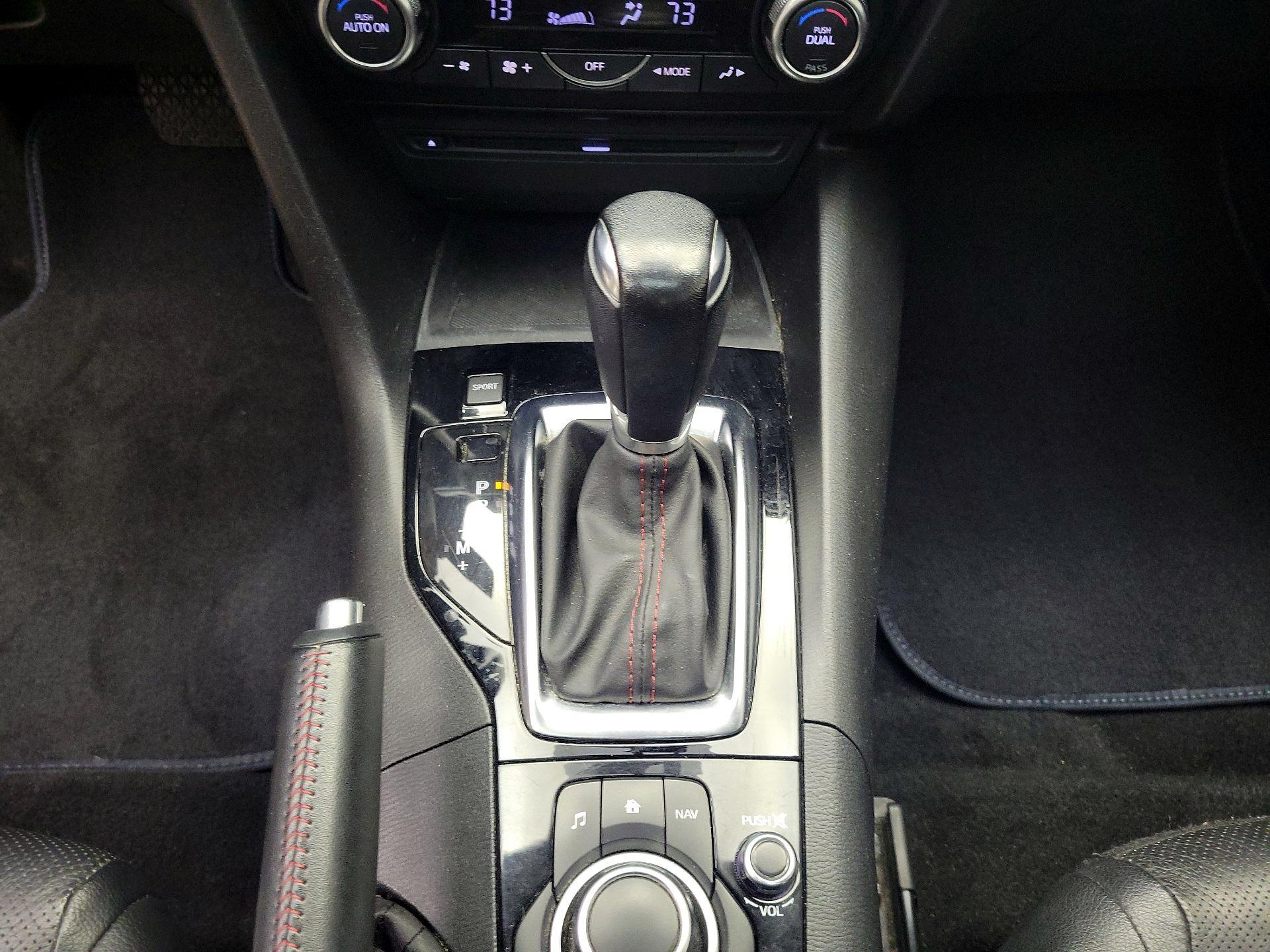 Thumbnail: 2015 Mazda Mazda3 - 18