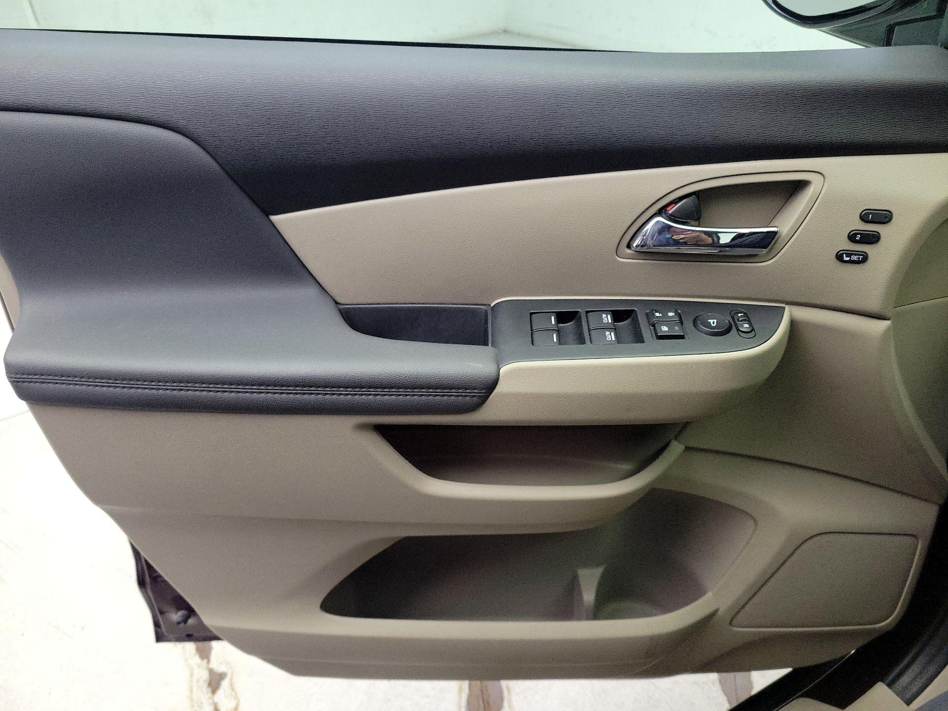 Thumbnail: 2015 Honda Odyssey - 12