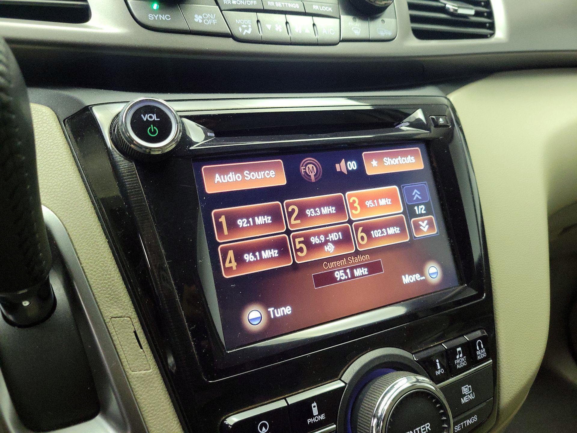 Thumbnail: 2015 Honda Odyssey - 16