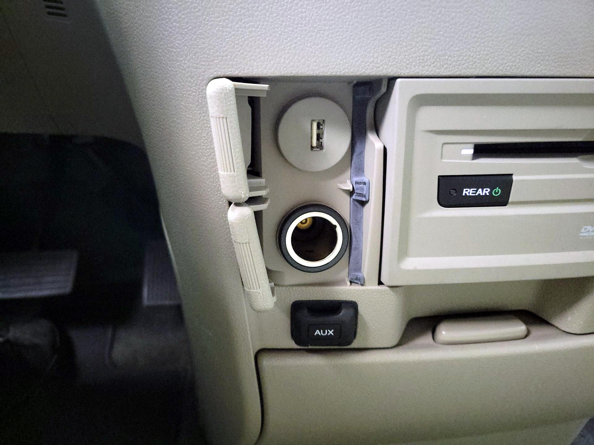 Thumbnail: 2015 Honda Odyssey - 19