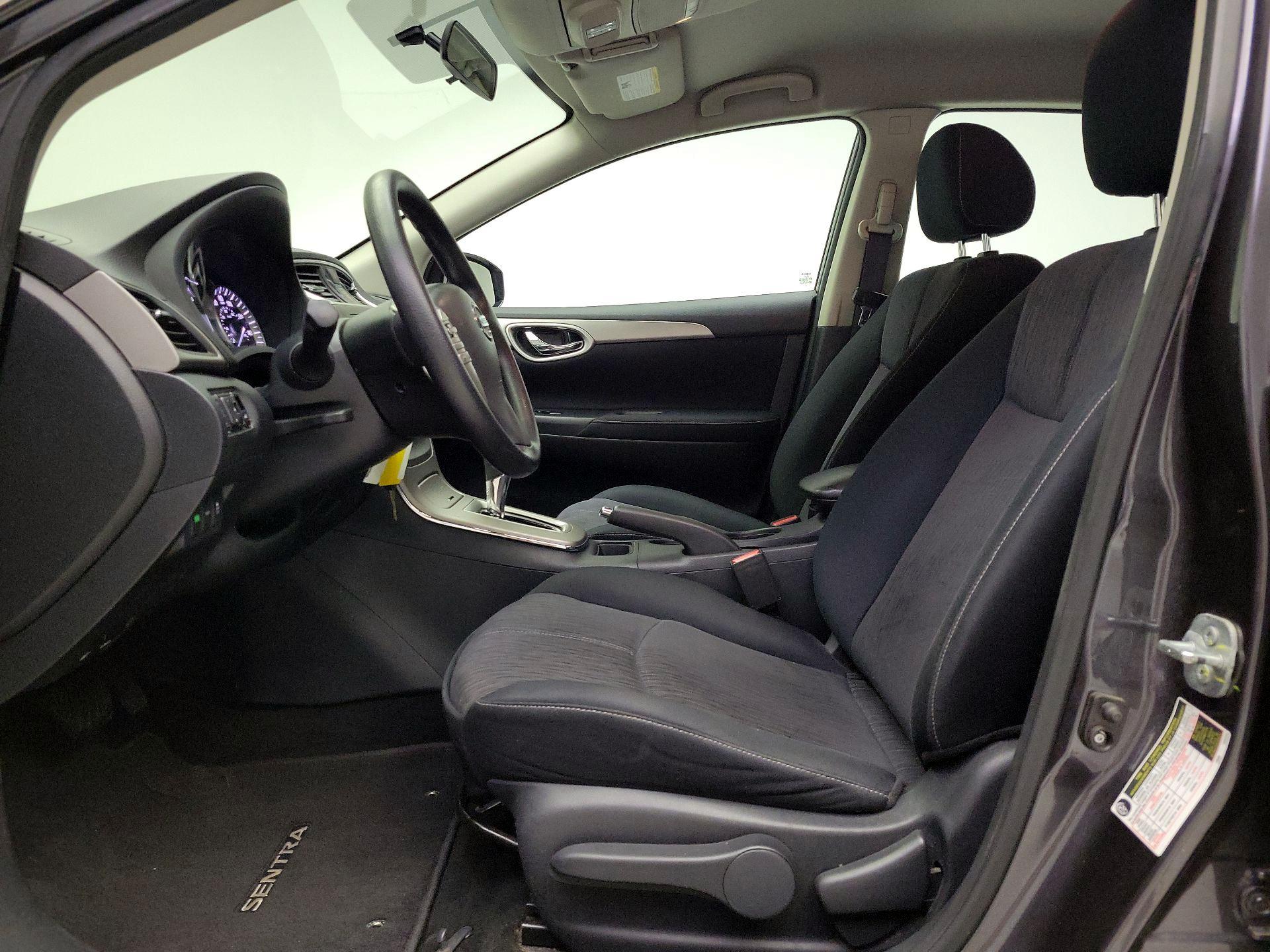 Thumbnail: 2014 Nissan Sentra - 11