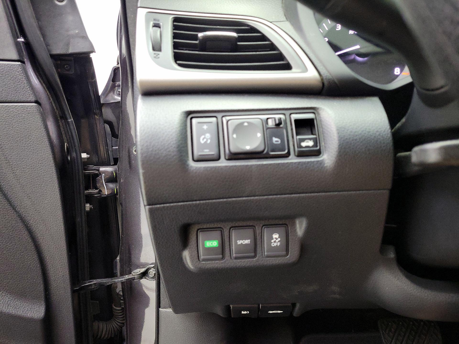 Thumbnail: 2014 Nissan Sentra - 13