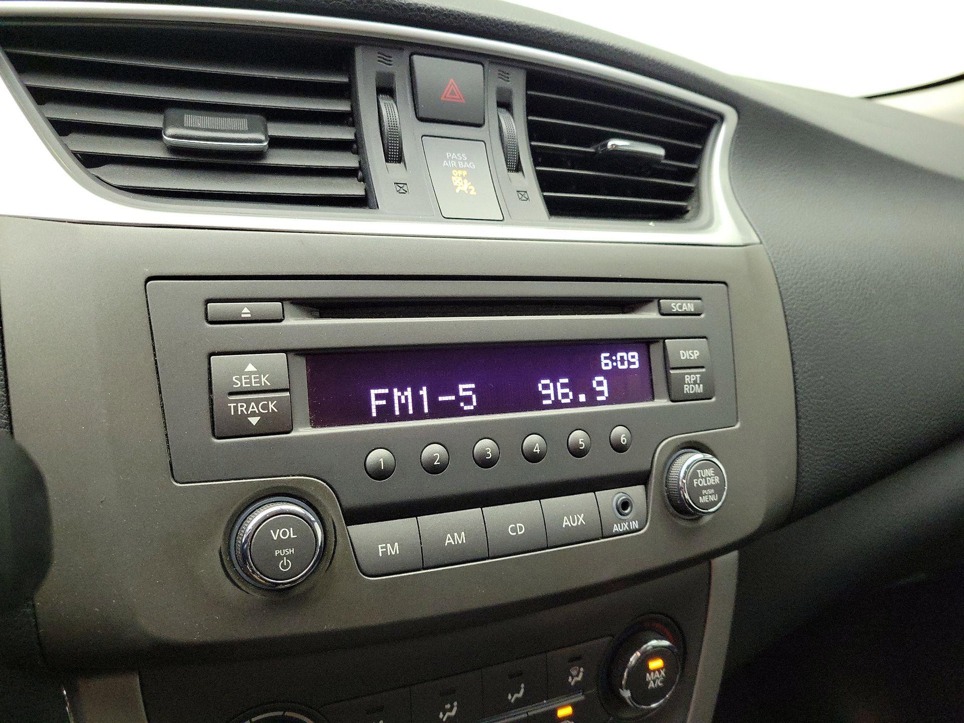 Thumbnail: 2014 Nissan Sentra - 14