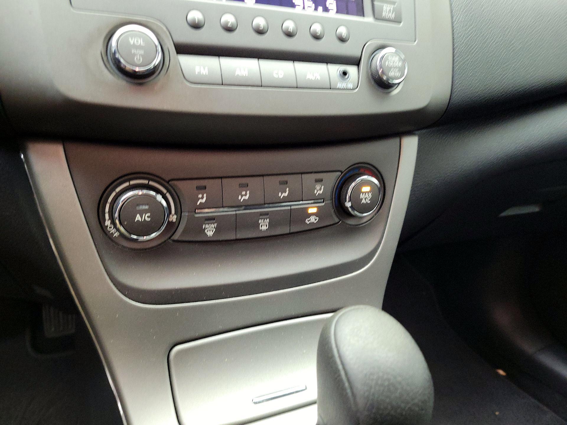 Thumbnail: 2014 Nissan Sentra - 15