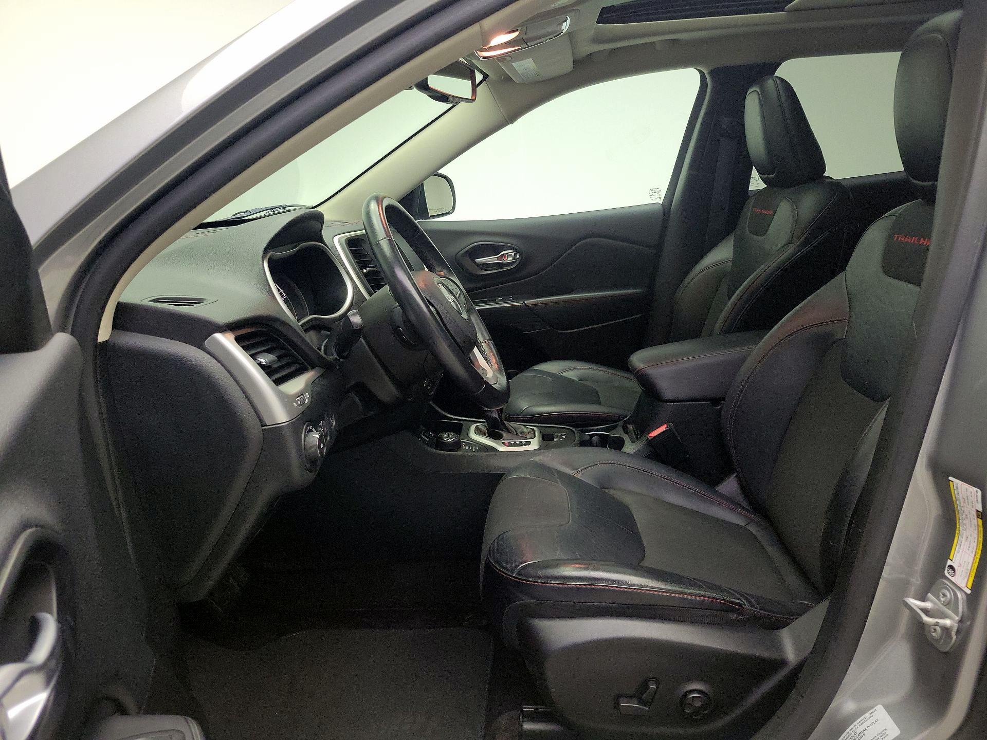 Thumbnail: 2016 Jeep Cherokee - 11