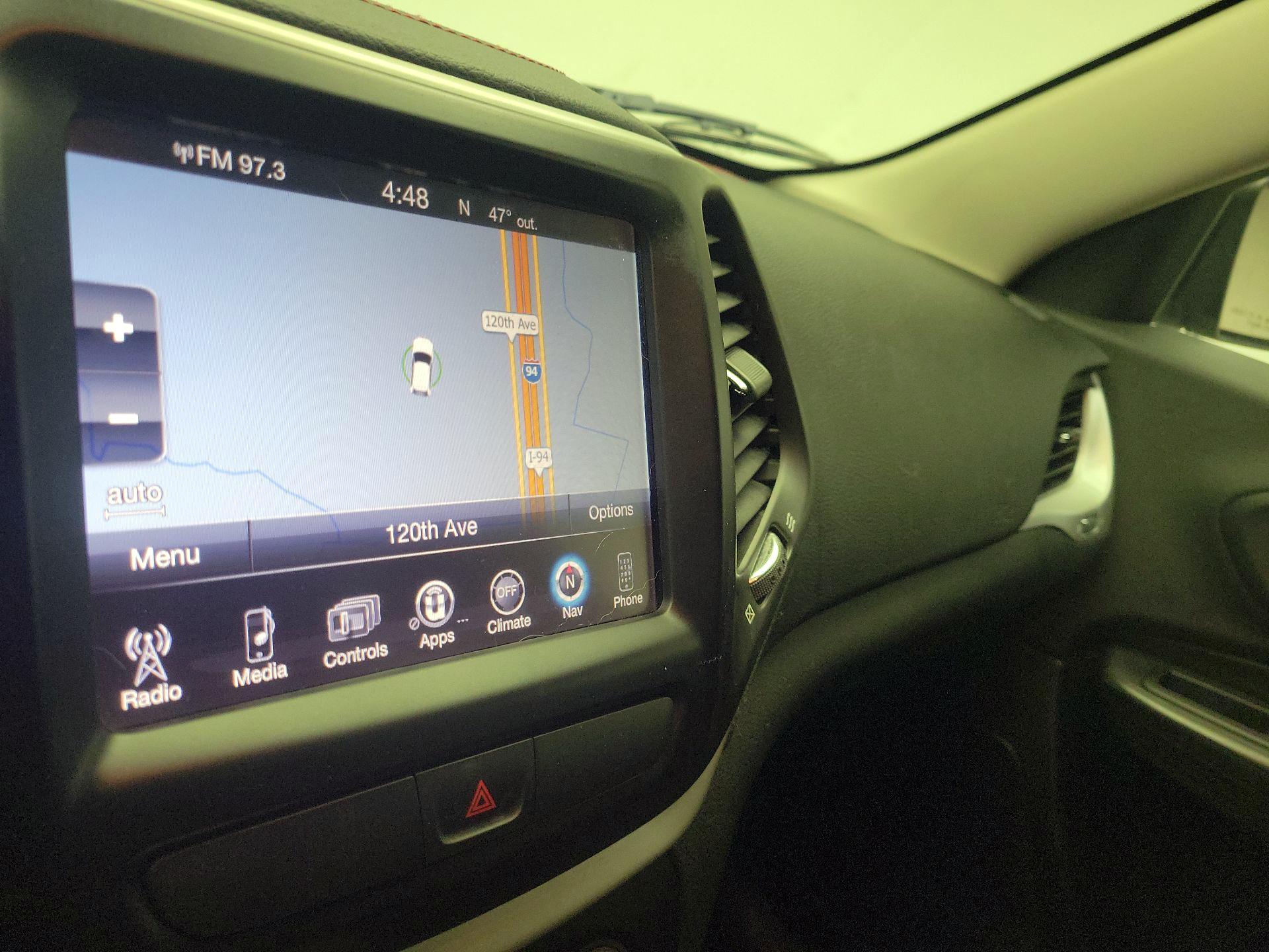 Thumbnail: 2016 Jeep Cherokee - 14