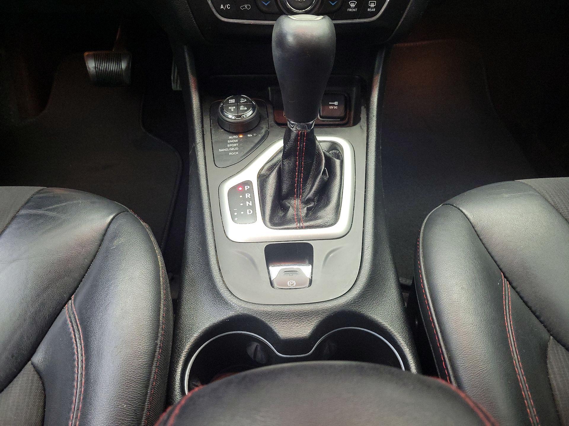 Thumbnail: 2016 Jeep Cherokee - 18