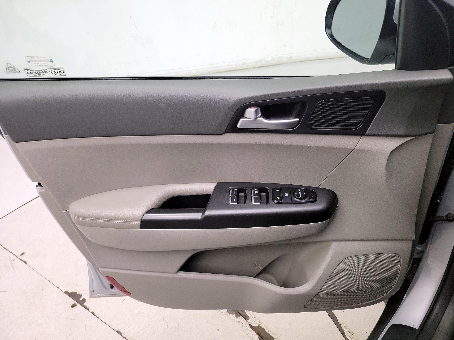 Thumbnail: 2017 Kia Sportage - 12