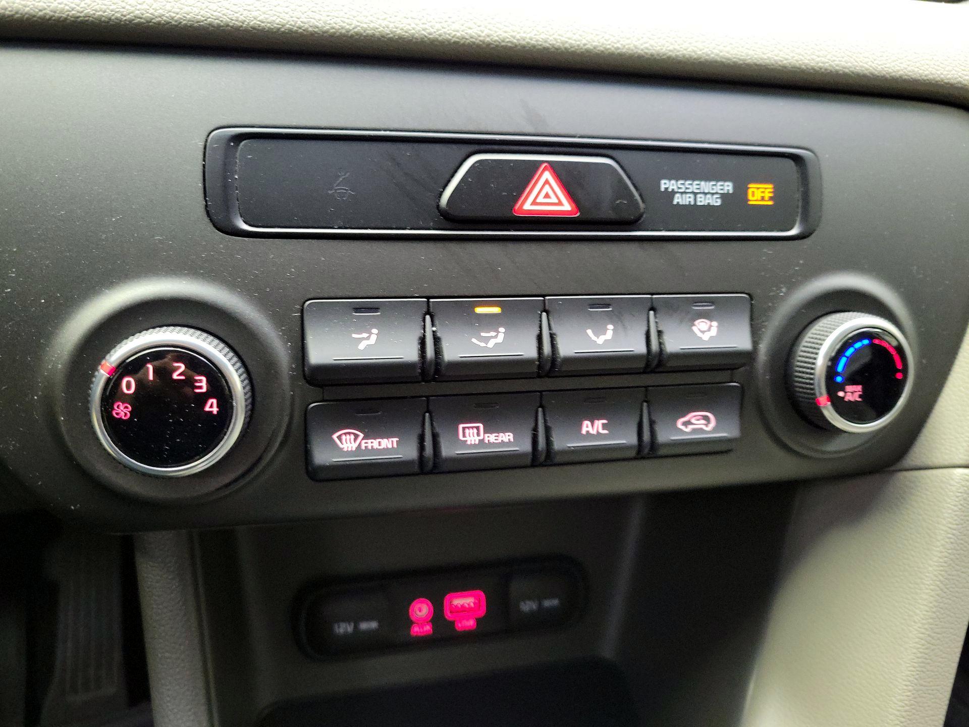 Thumbnail: 2017 Kia Sportage - 16