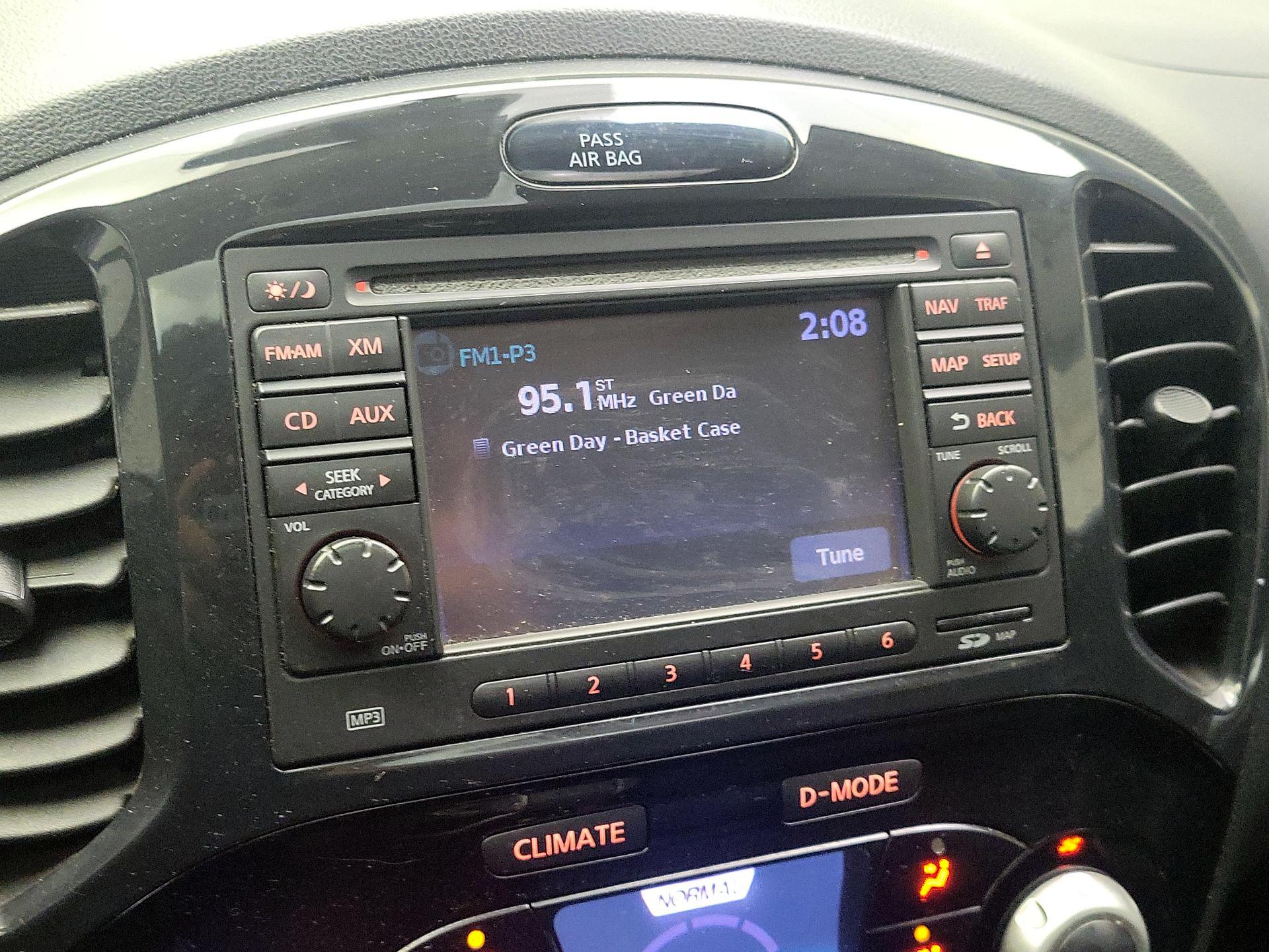 Thumbnail: 2014 Nissan Juke - 16