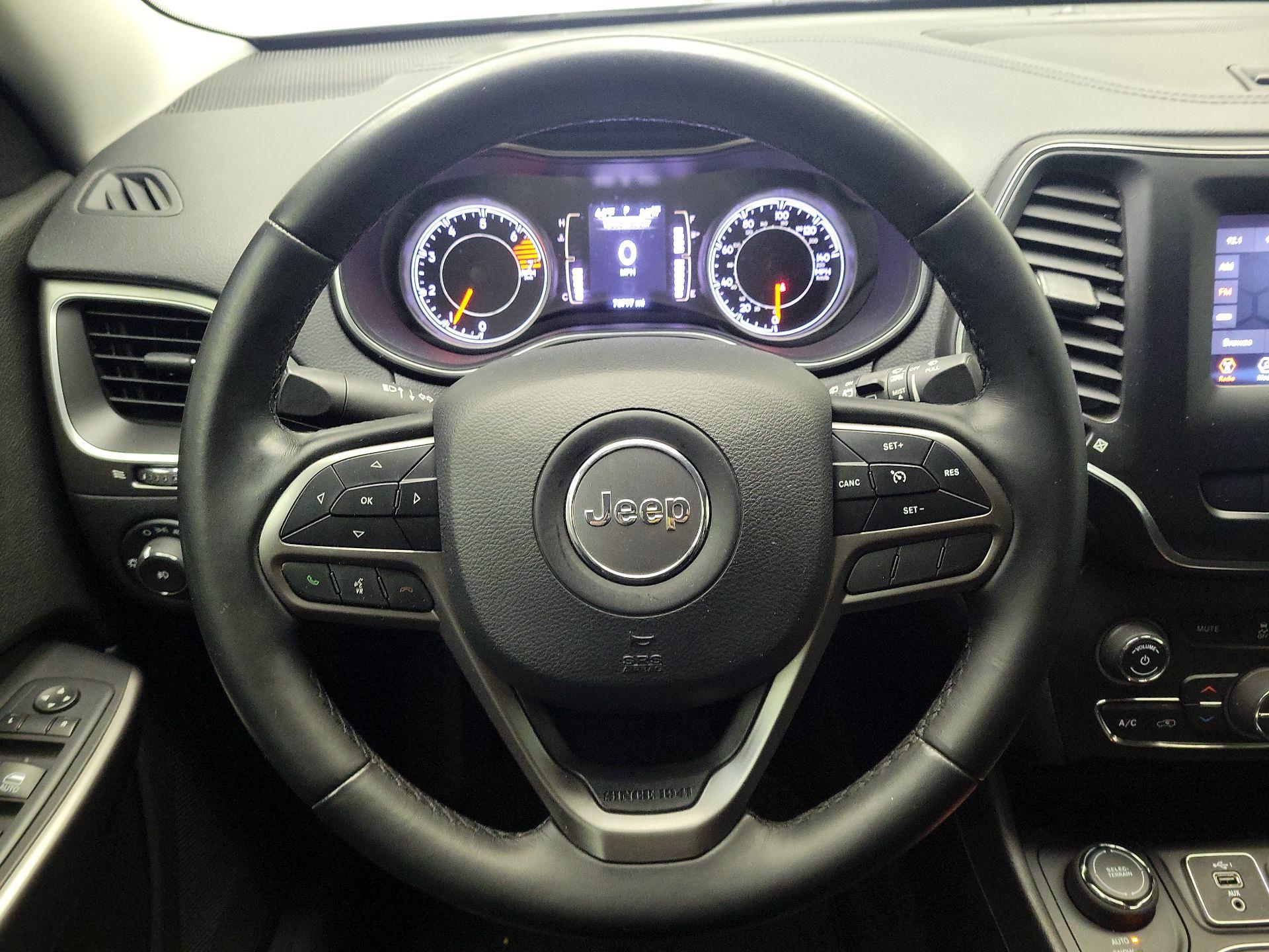 Thumbnail: 2019 Jeep Cherokee - 10