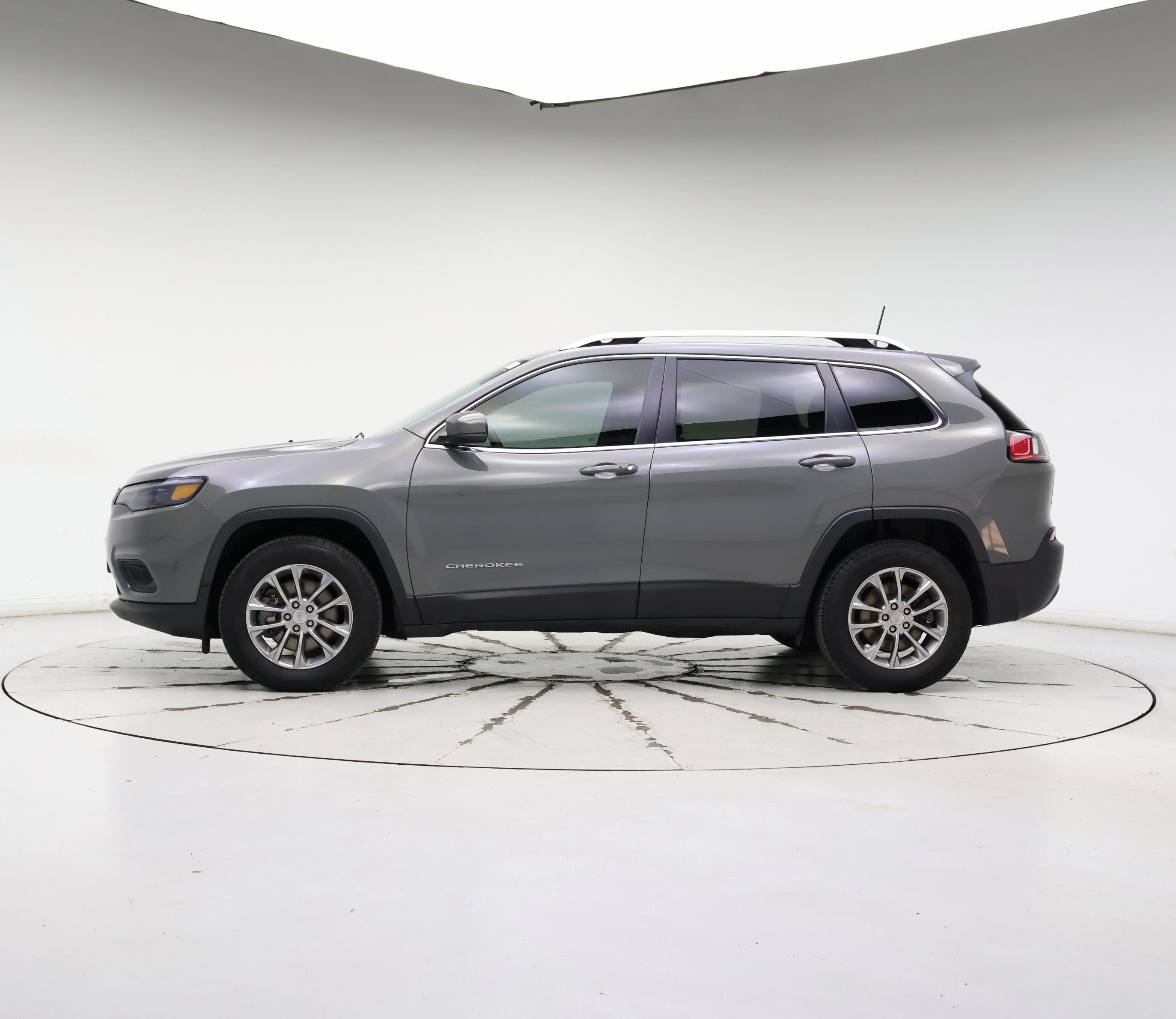 Thumbnail: 2019 Jeep Cherokee - 3