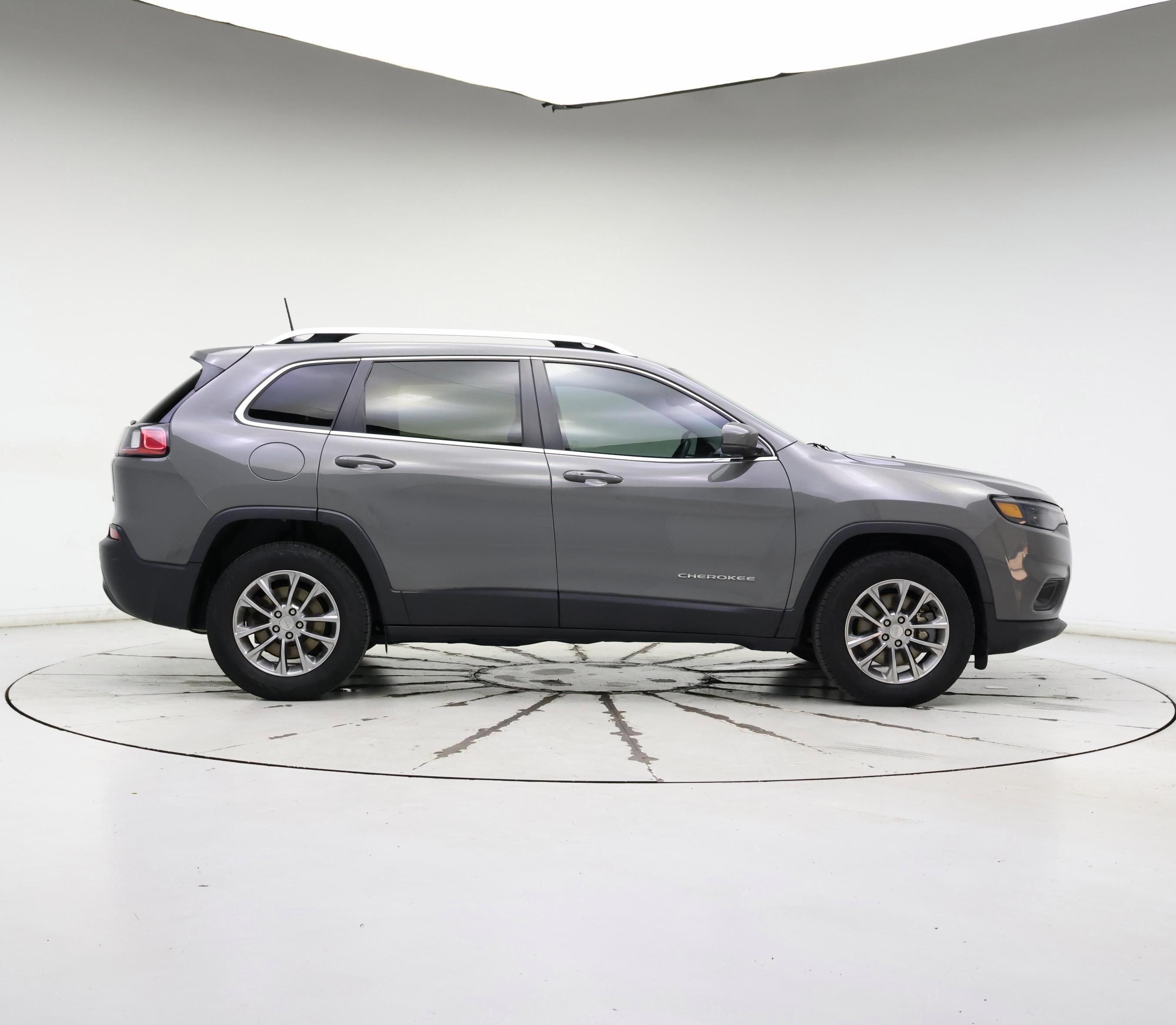 Thumbnail: 2019 Jeep Cherokee - 7