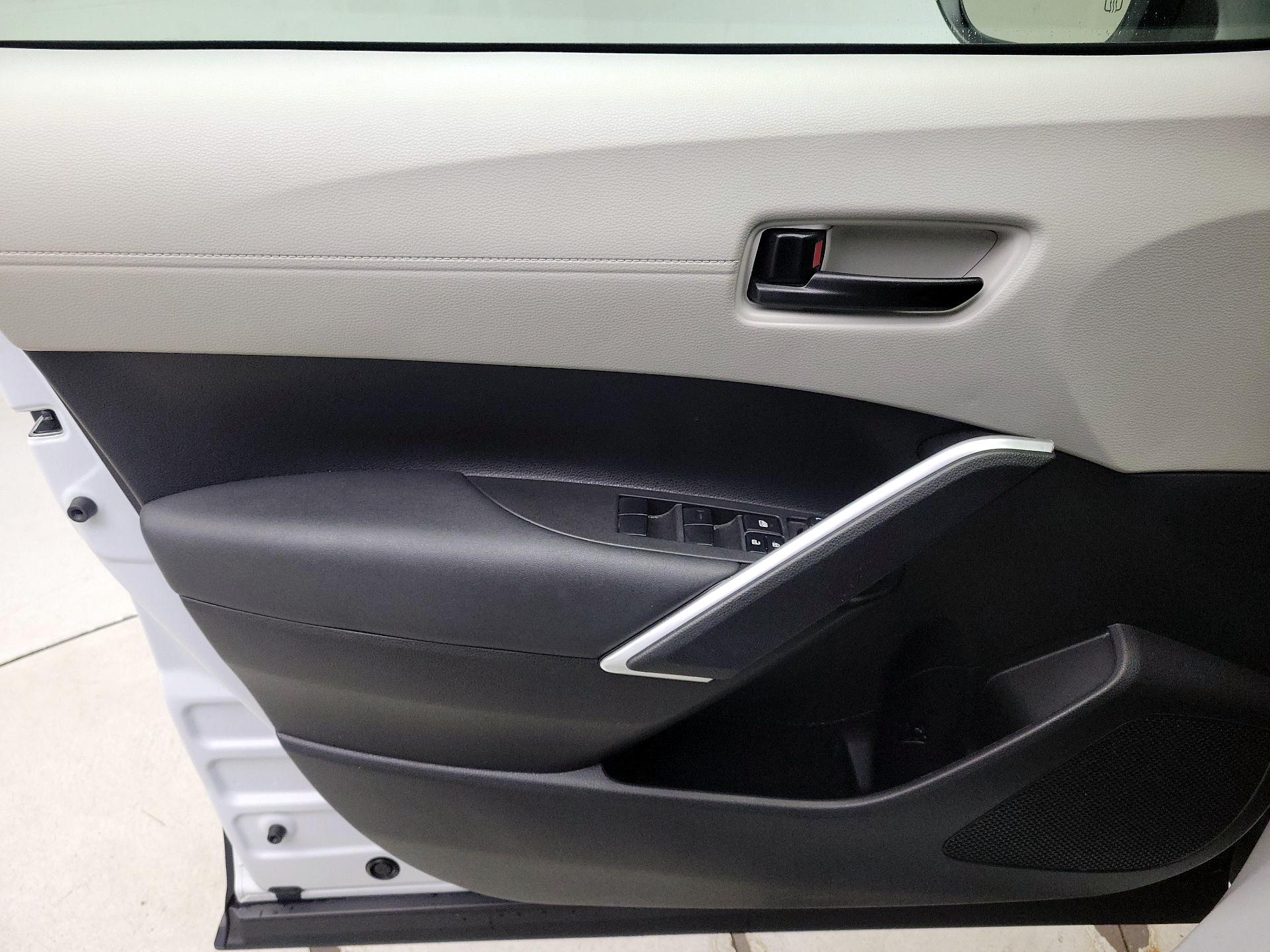 Thumbnail: 2022 Toyota Corolla Cross - 12