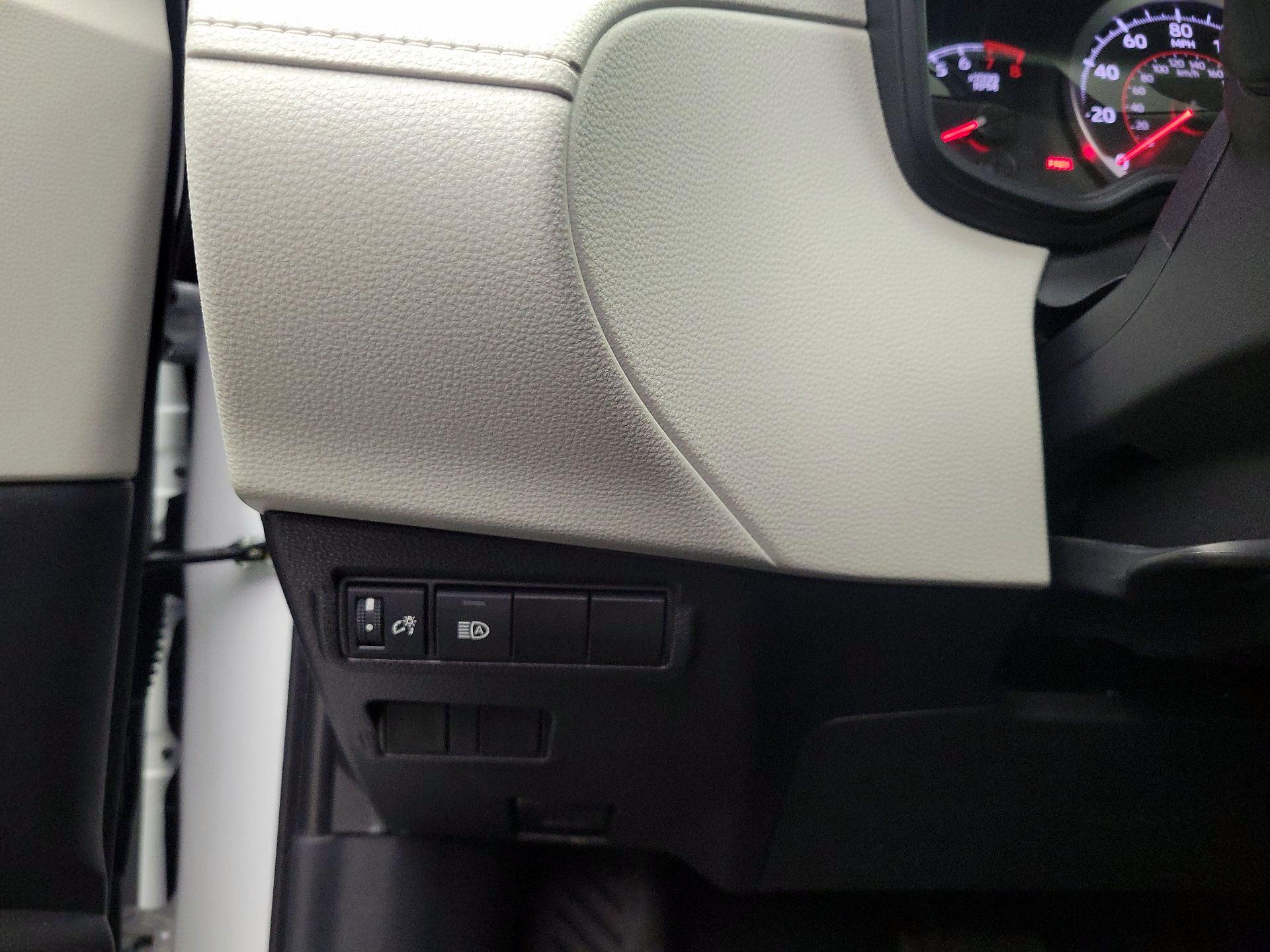 Thumbnail: 2022 Toyota Corolla Cross - 13