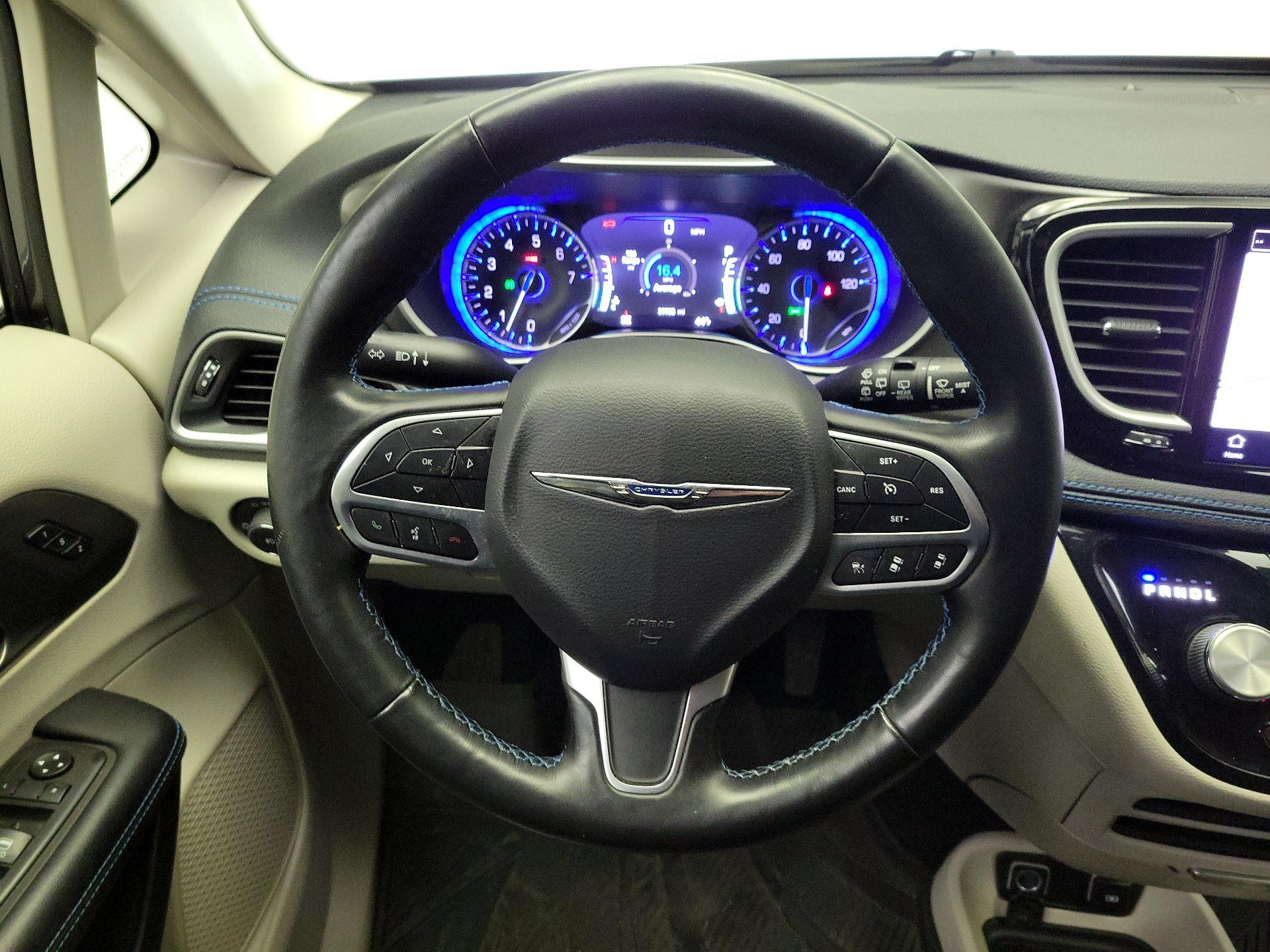 Thumbnail: 2021 Chrysler Pacifica - 10