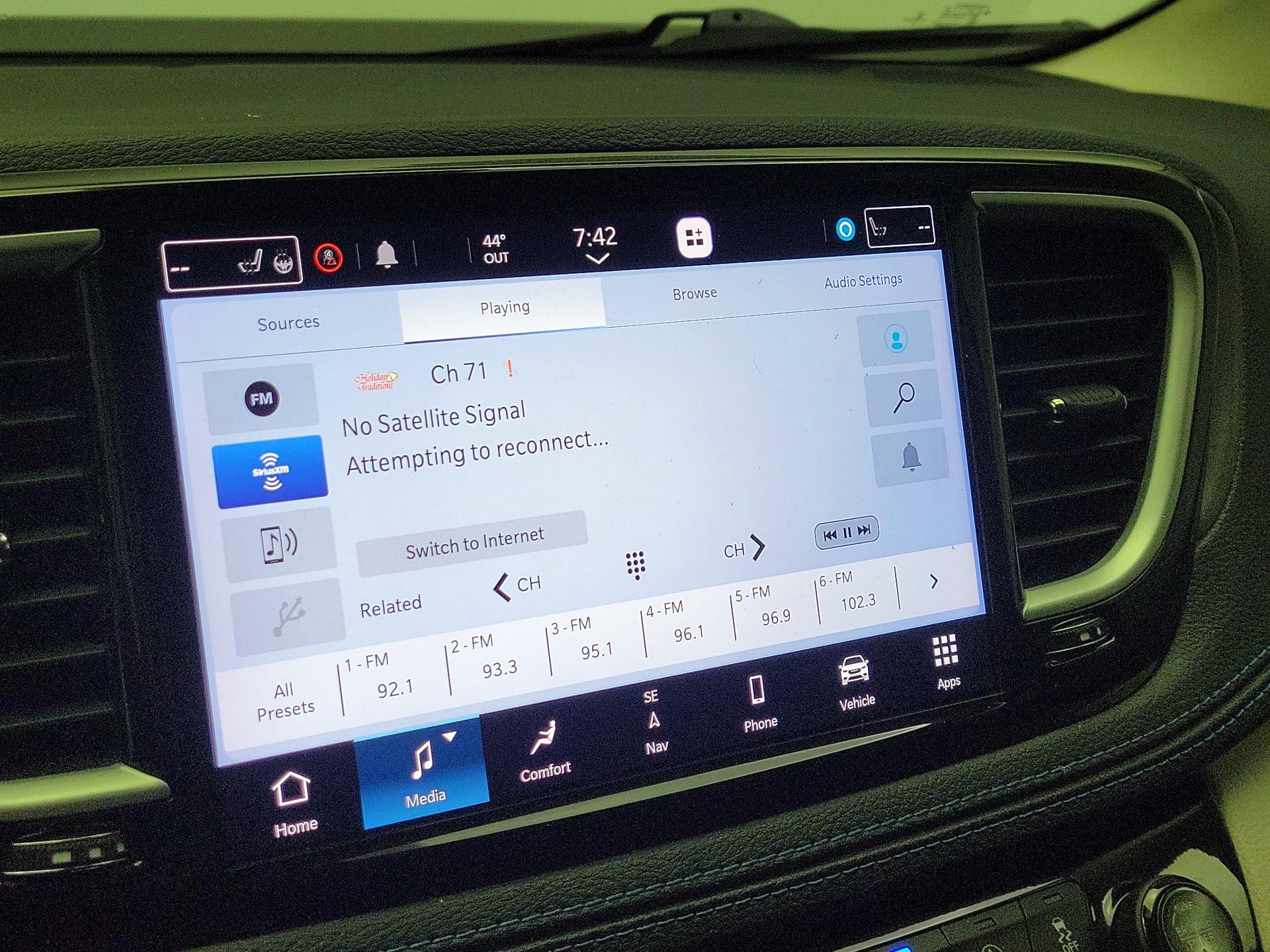 Thumbnail: 2021 Chrysler Pacifica - 16