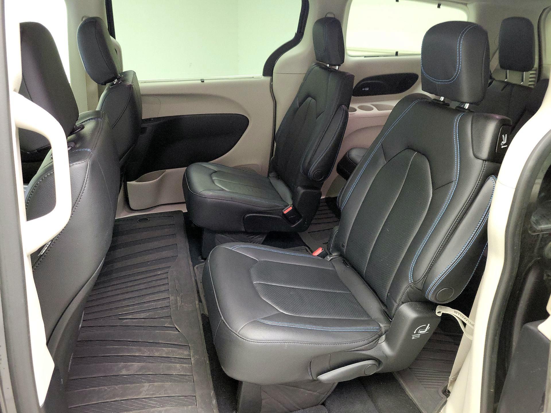 Thumbnail: 2021 Chrysler Pacifica - 20