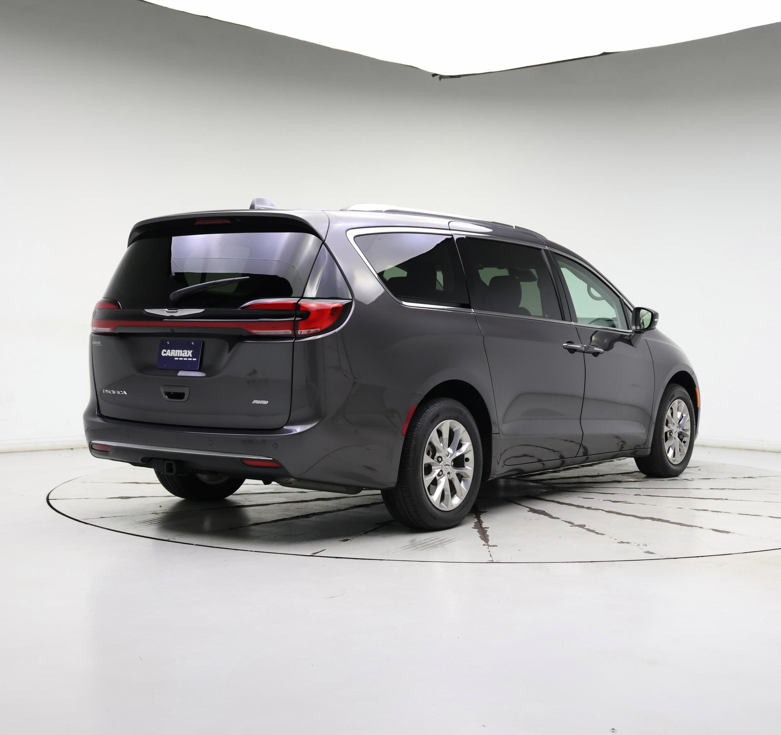 Thumbnail: 2021 Chrysler Pacifica - 8