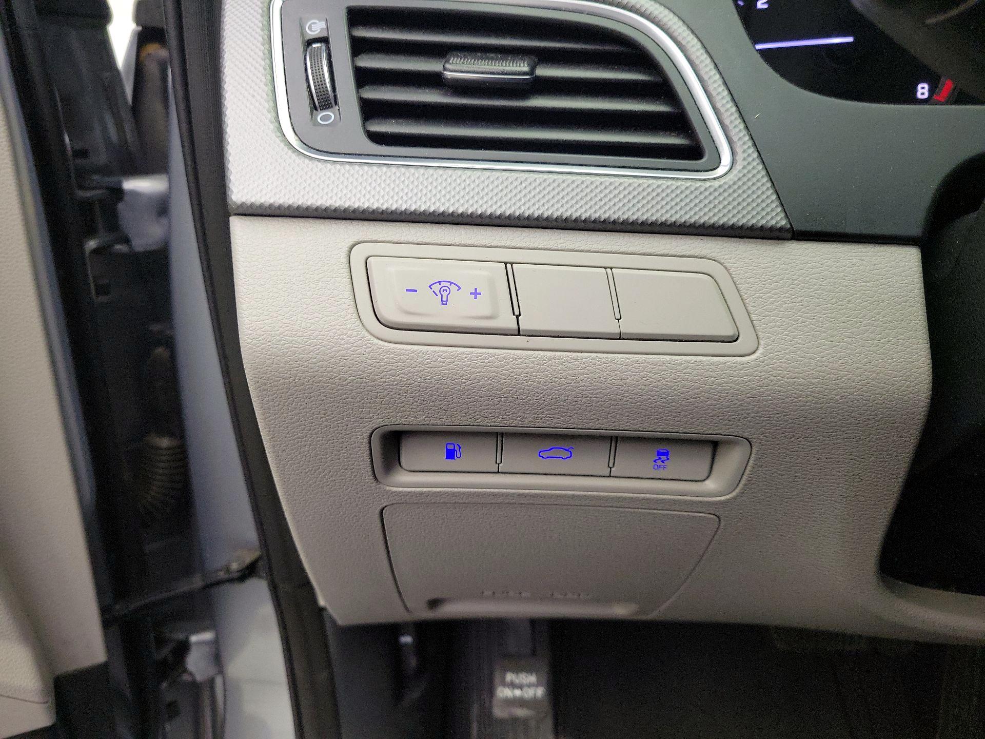 Thumbnail: 2015 Hyundai Sonata - 13