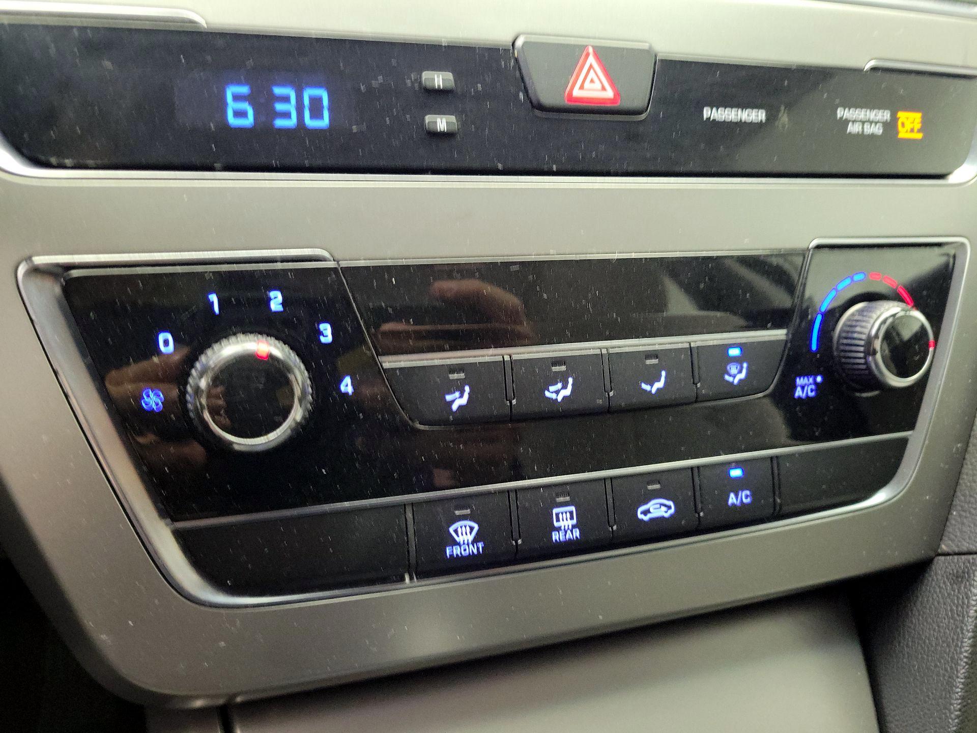 Thumbnail: 2015 Hyundai Sonata - 16