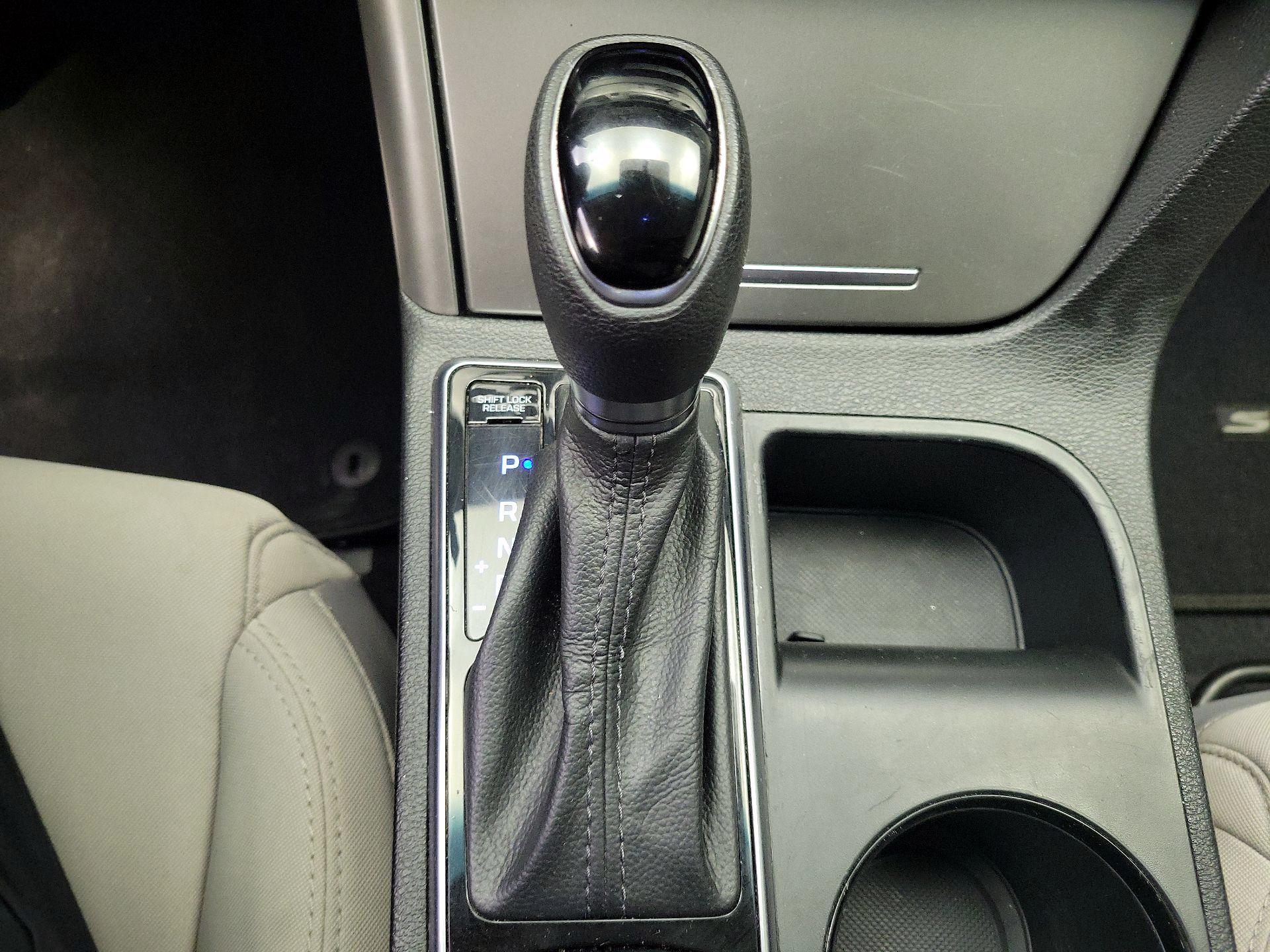 Thumbnail: 2015 Hyundai Sonata - 17