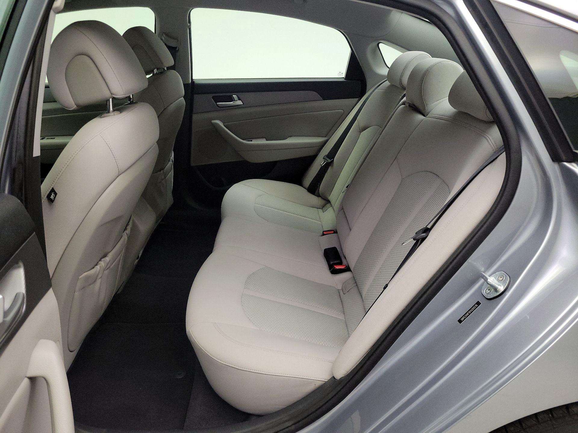 Thumbnail: 2015 Hyundai Sonata - 19