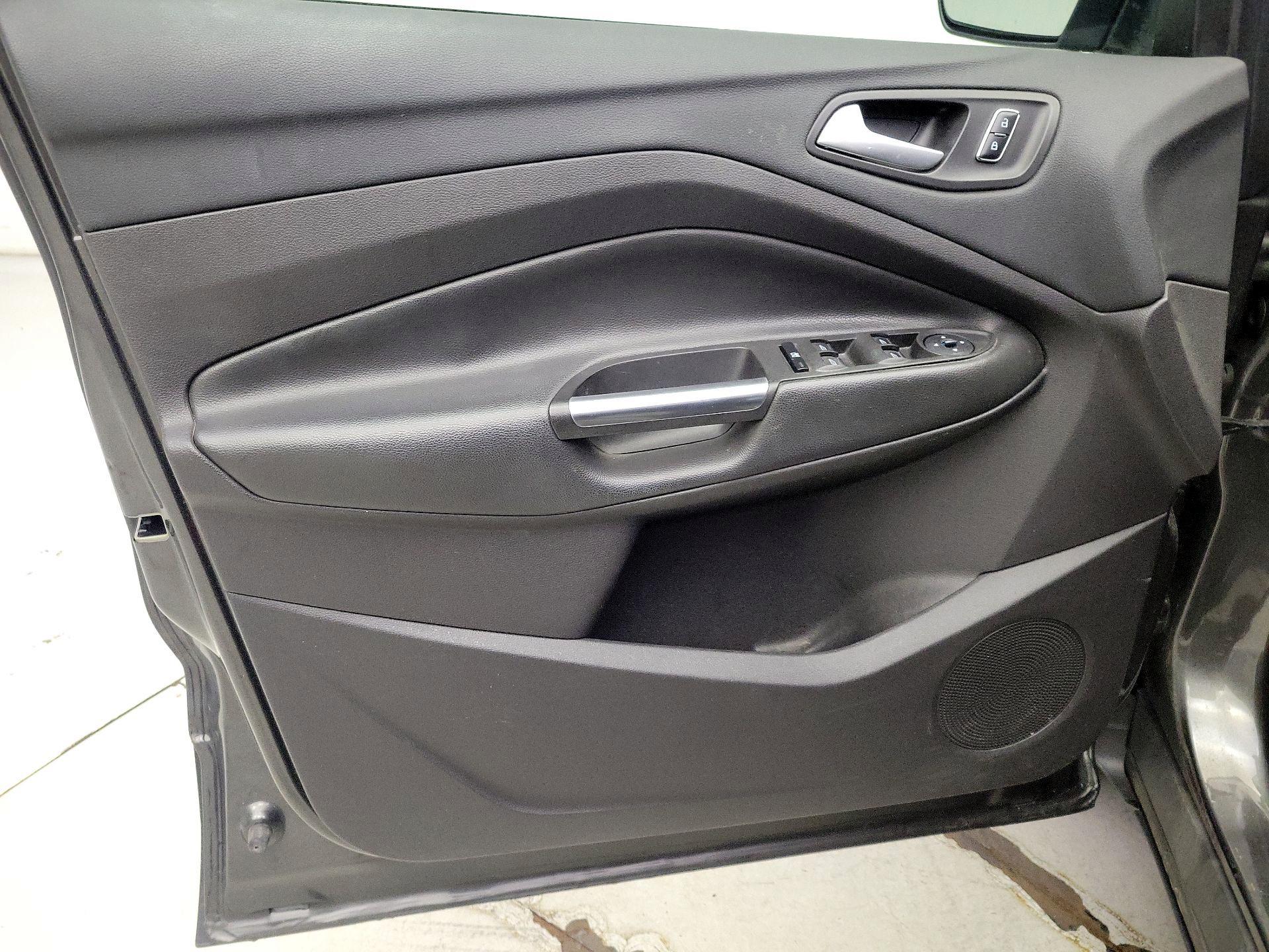 Thumbnail: 2016 Ford Escape - 12