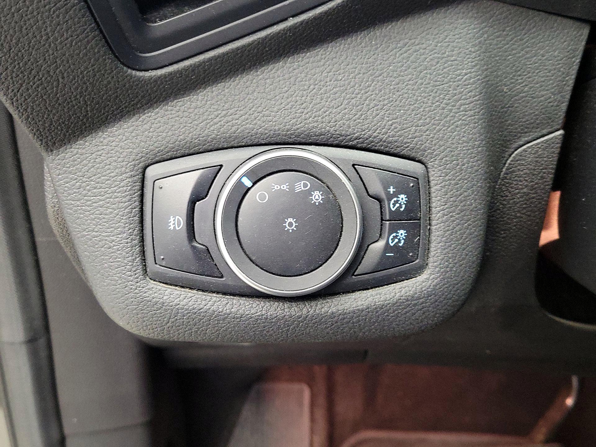 Thumbnail: 2016 Ford Escape - 13