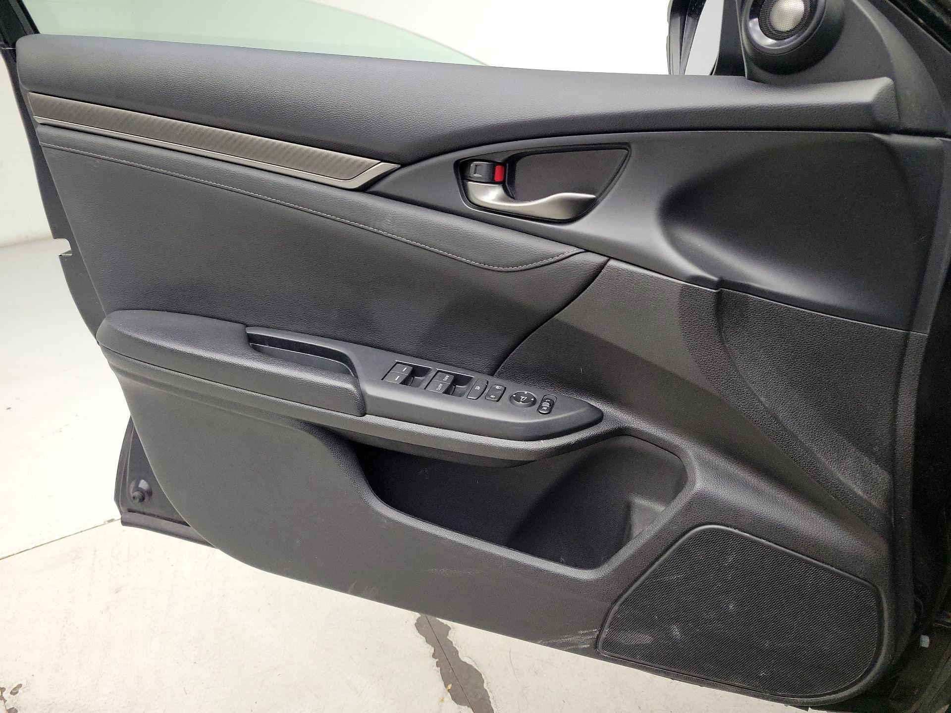 Thumbnail: 2017 Honda Civic - 12