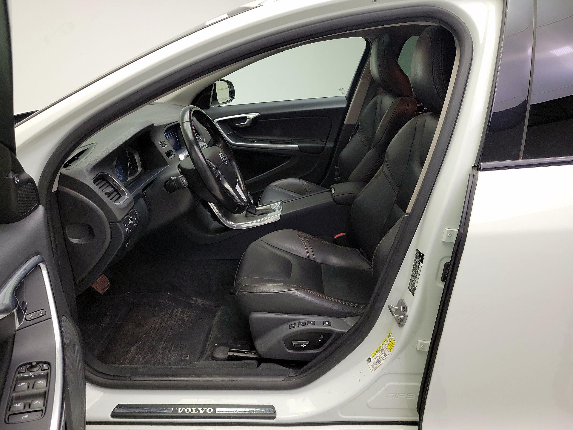 Thumbnail: 2016 Volvo S60 - 11