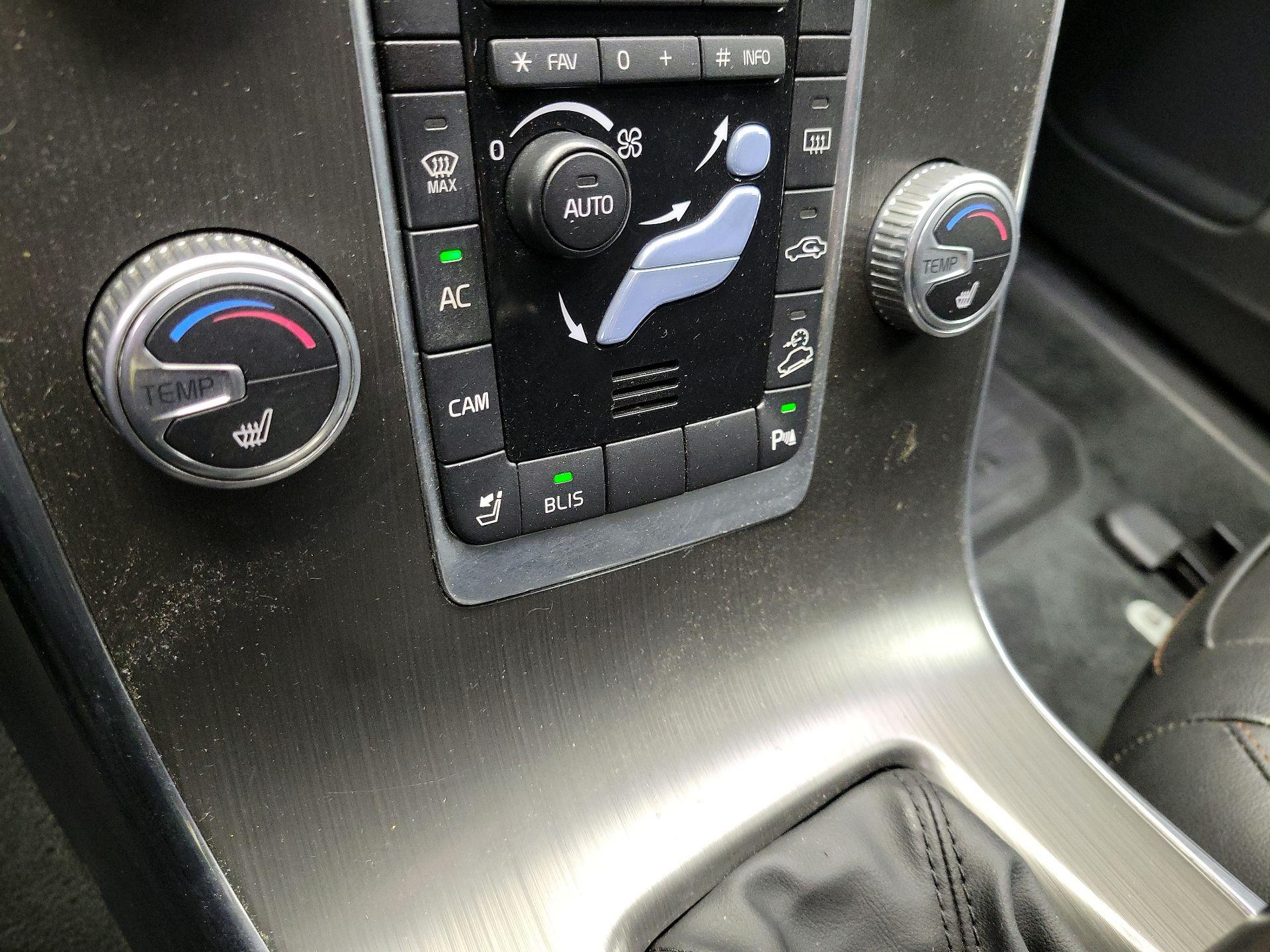 Thumbnail: 2016 Volvo S60 - 17