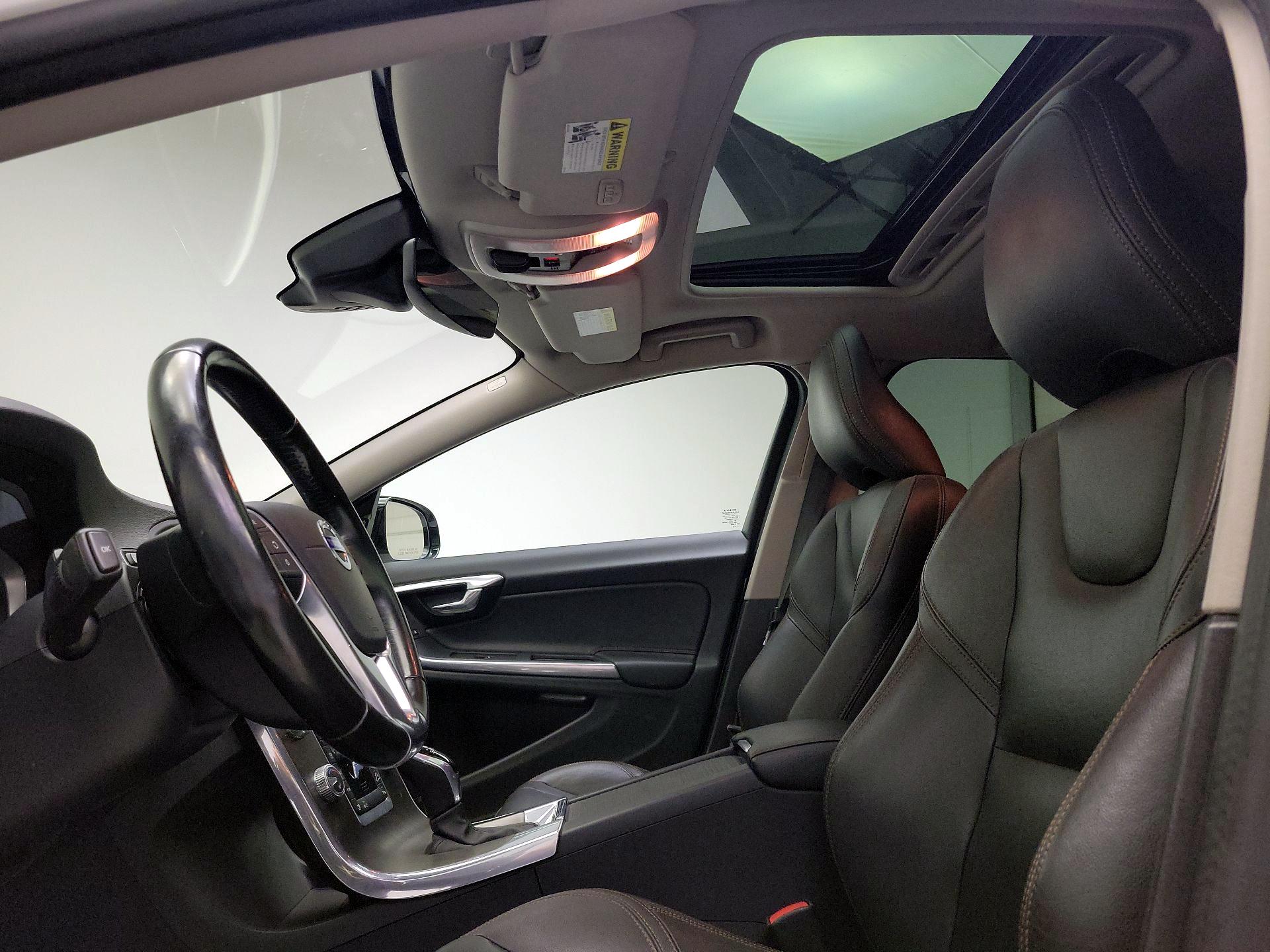 Thumbnail: 2016 Volvo S60 - 20