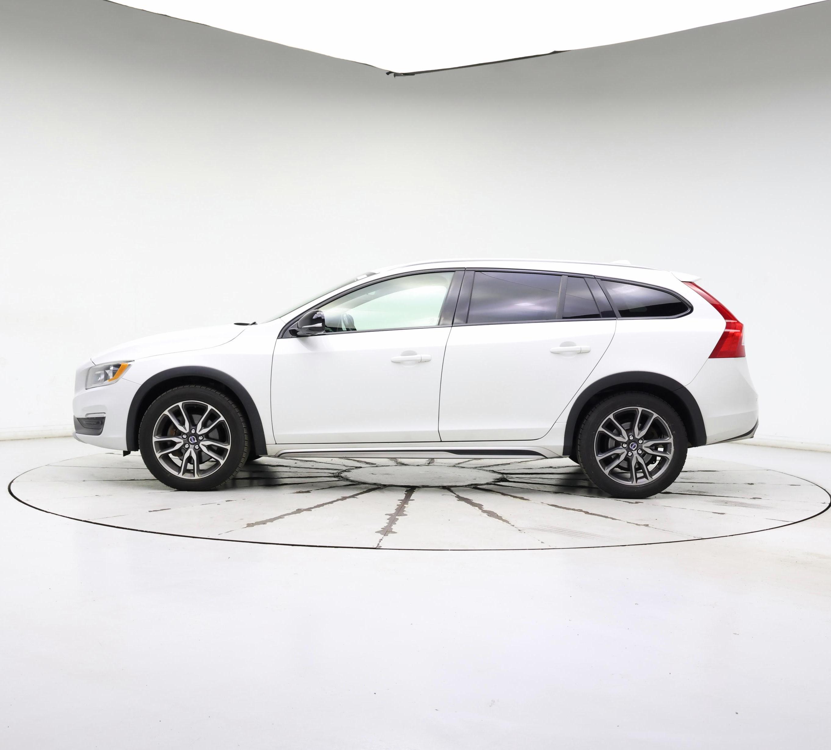 Thumbnail: 2016 Volvo S60 - 3