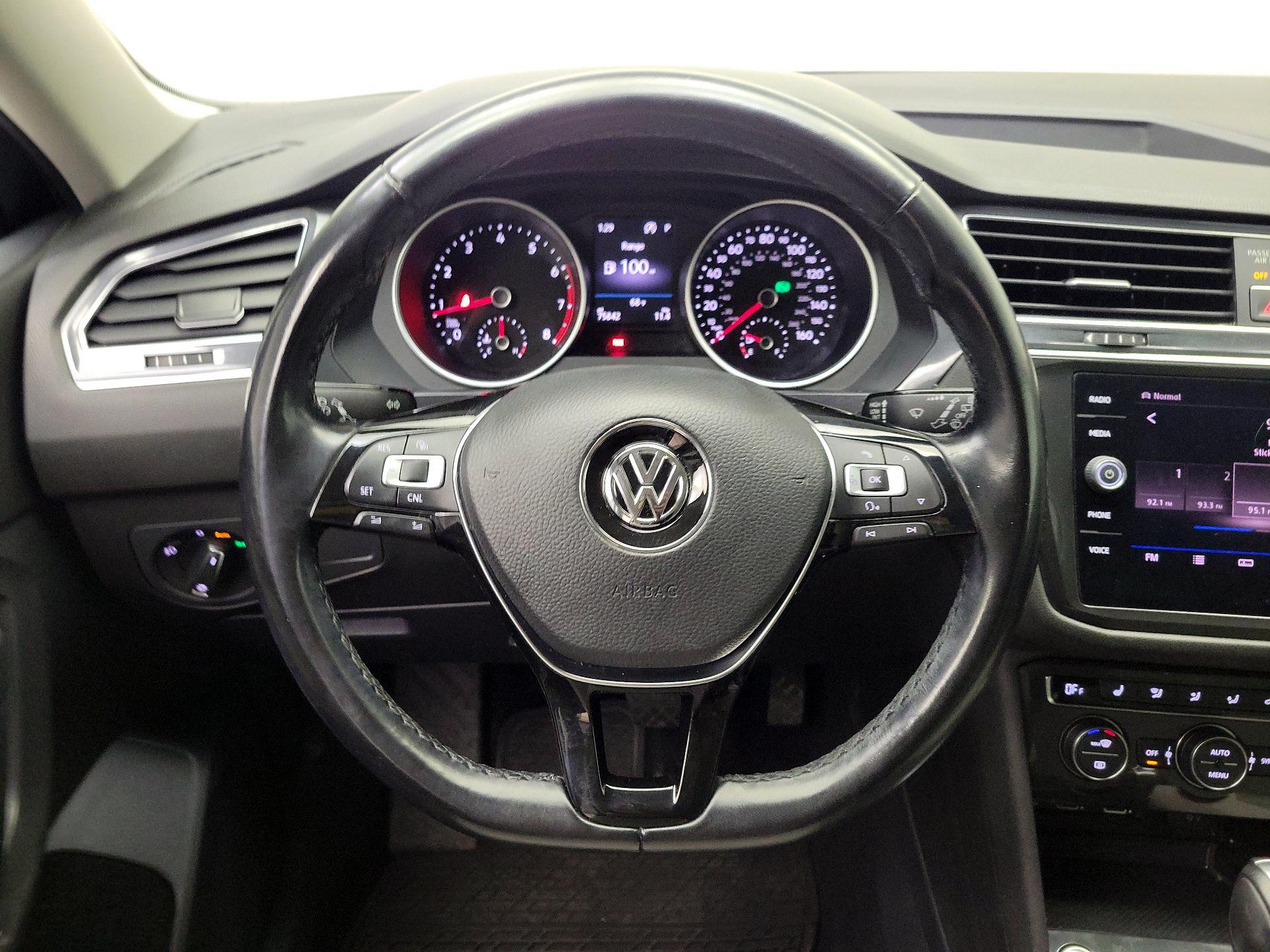 Thumbnail: 2018 Volkswagen Tiguan - 10