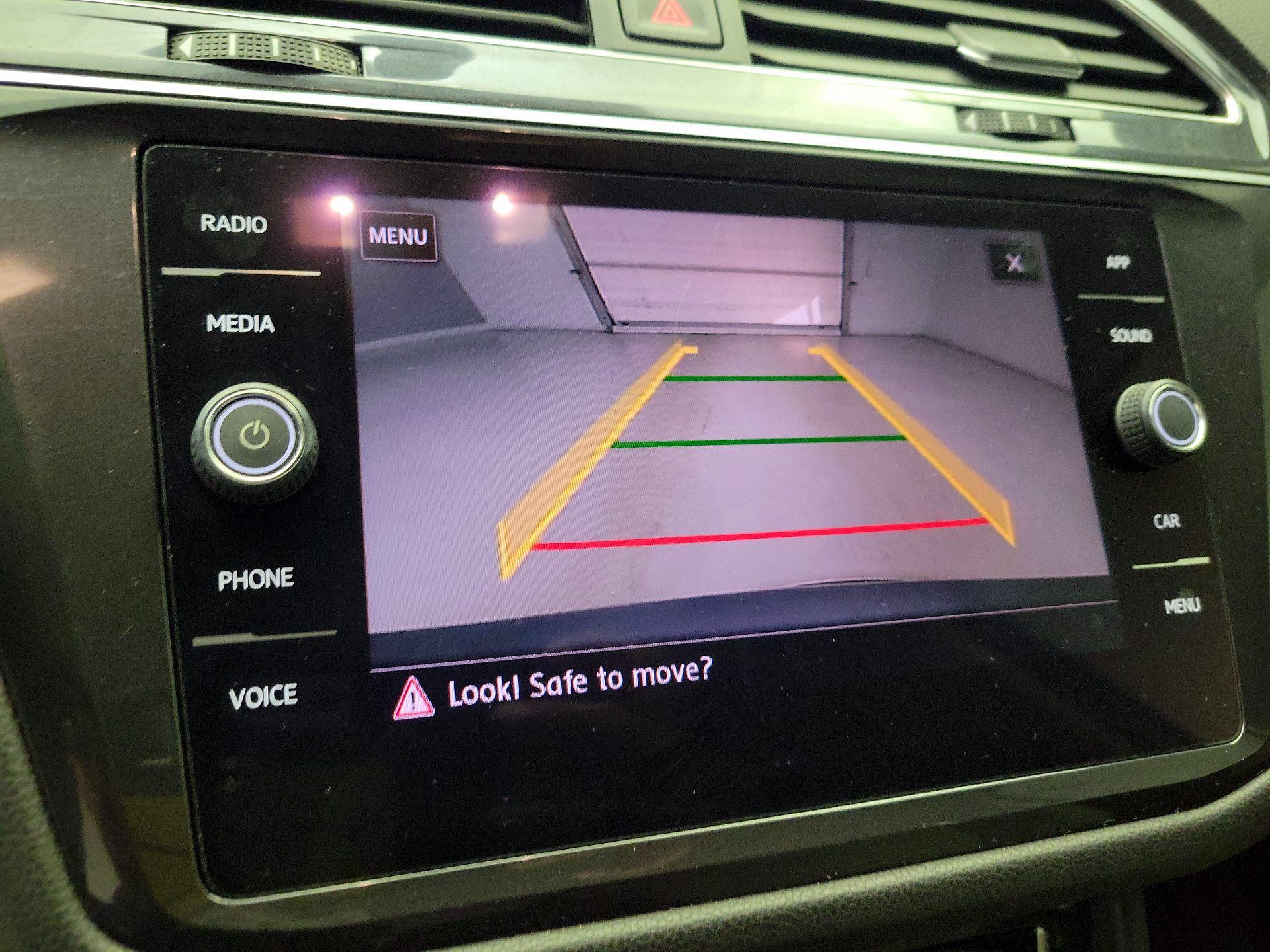 Thumbnail: 2018 Volkswagen Tiguan - 13