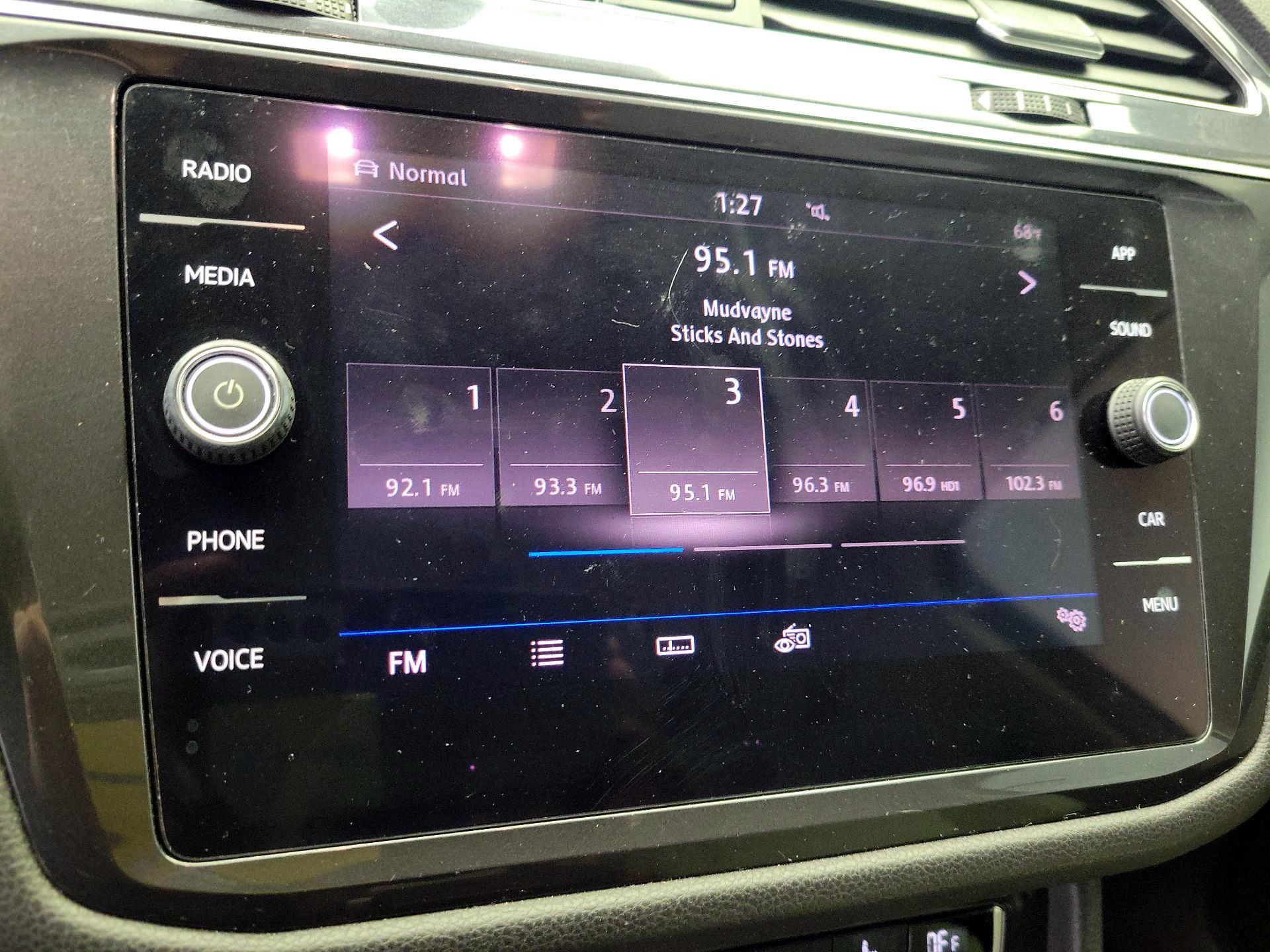 Thumbnail: 2018 Volkswagen Tiguan - 14