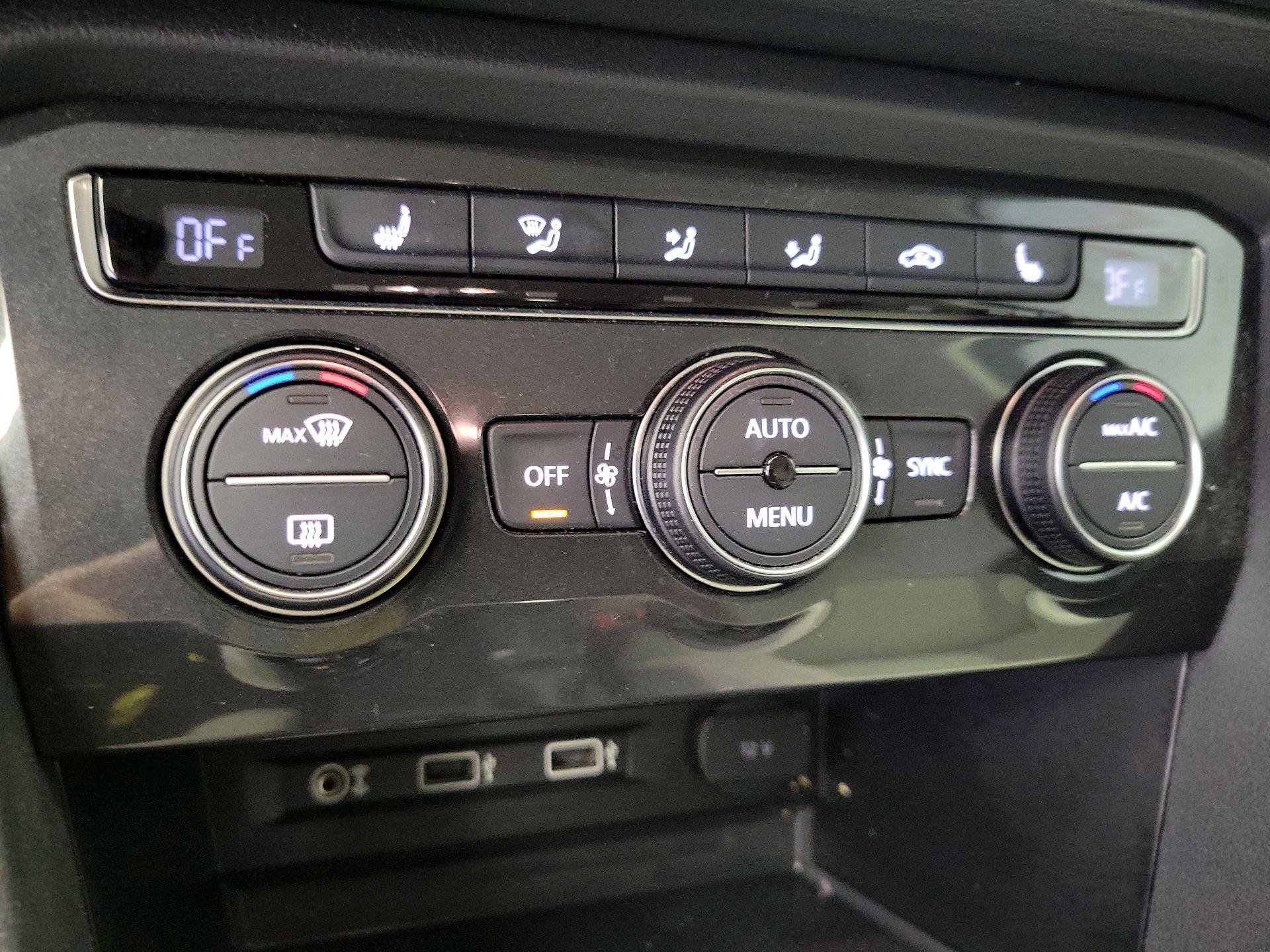 Thumbnail: 2018 Volkswagen Tiguan - 15