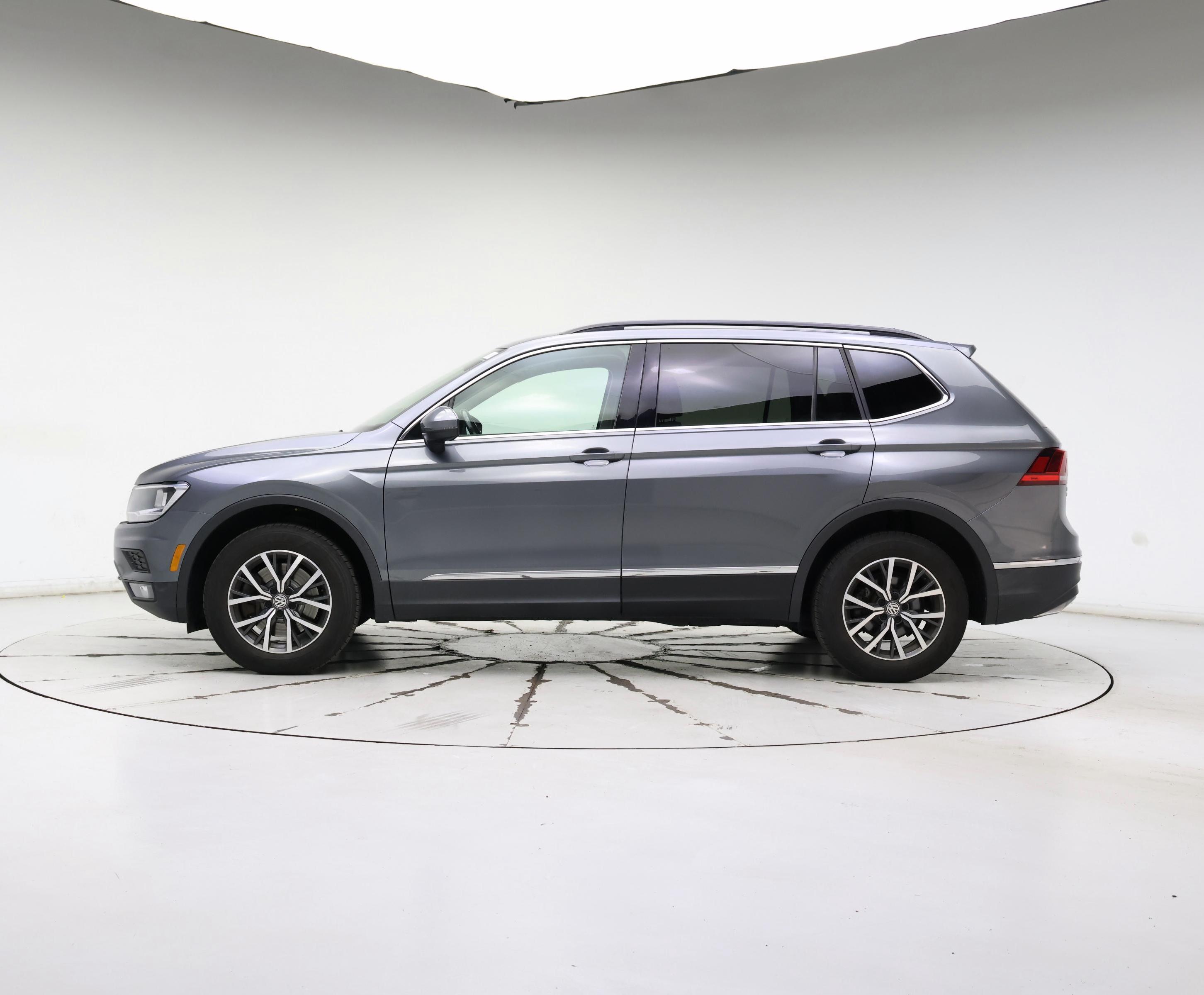 Thumbnail: 2018 Volkswagen Tiguan - 3