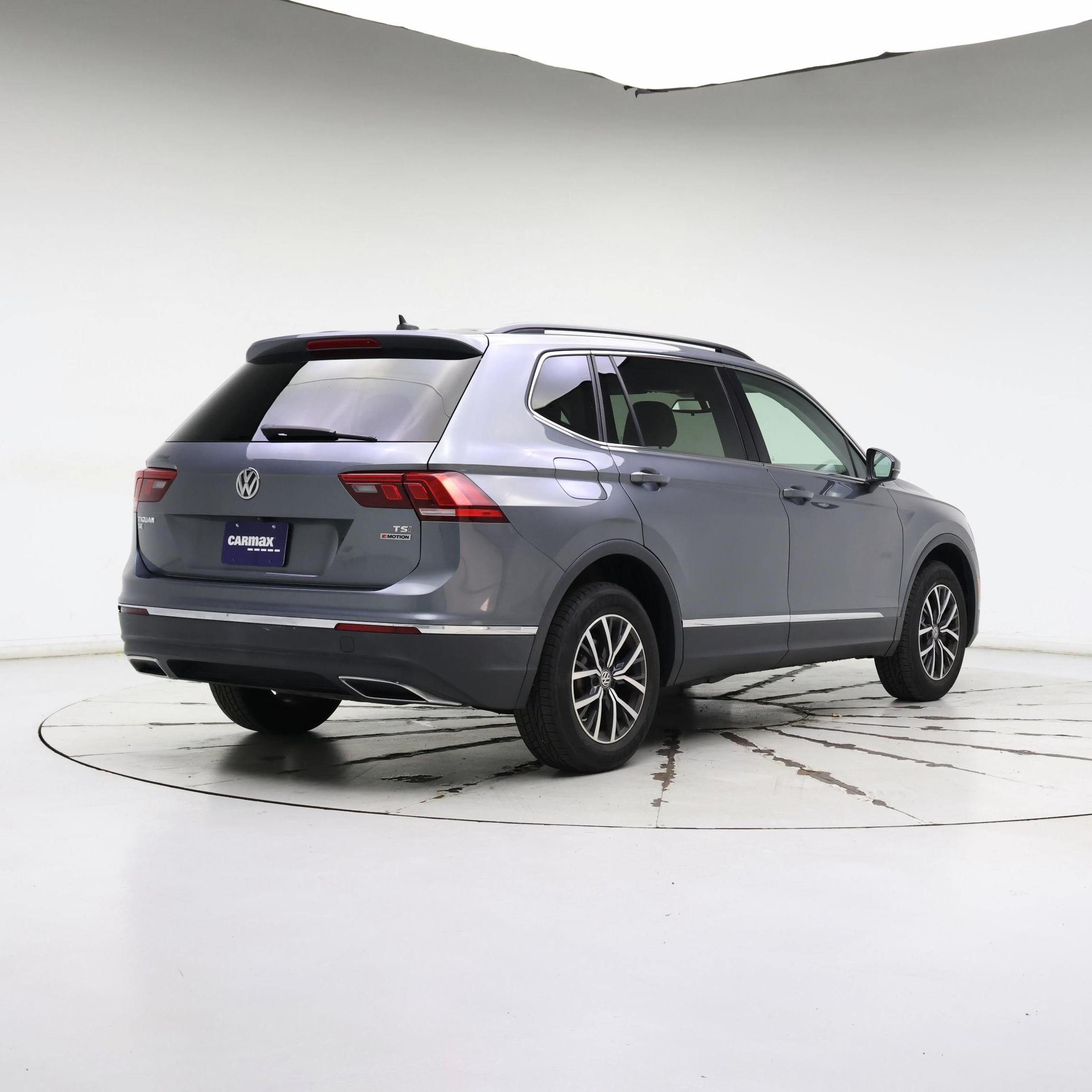 Thumbnail: 2018 Volkswagen Tiguan - 8