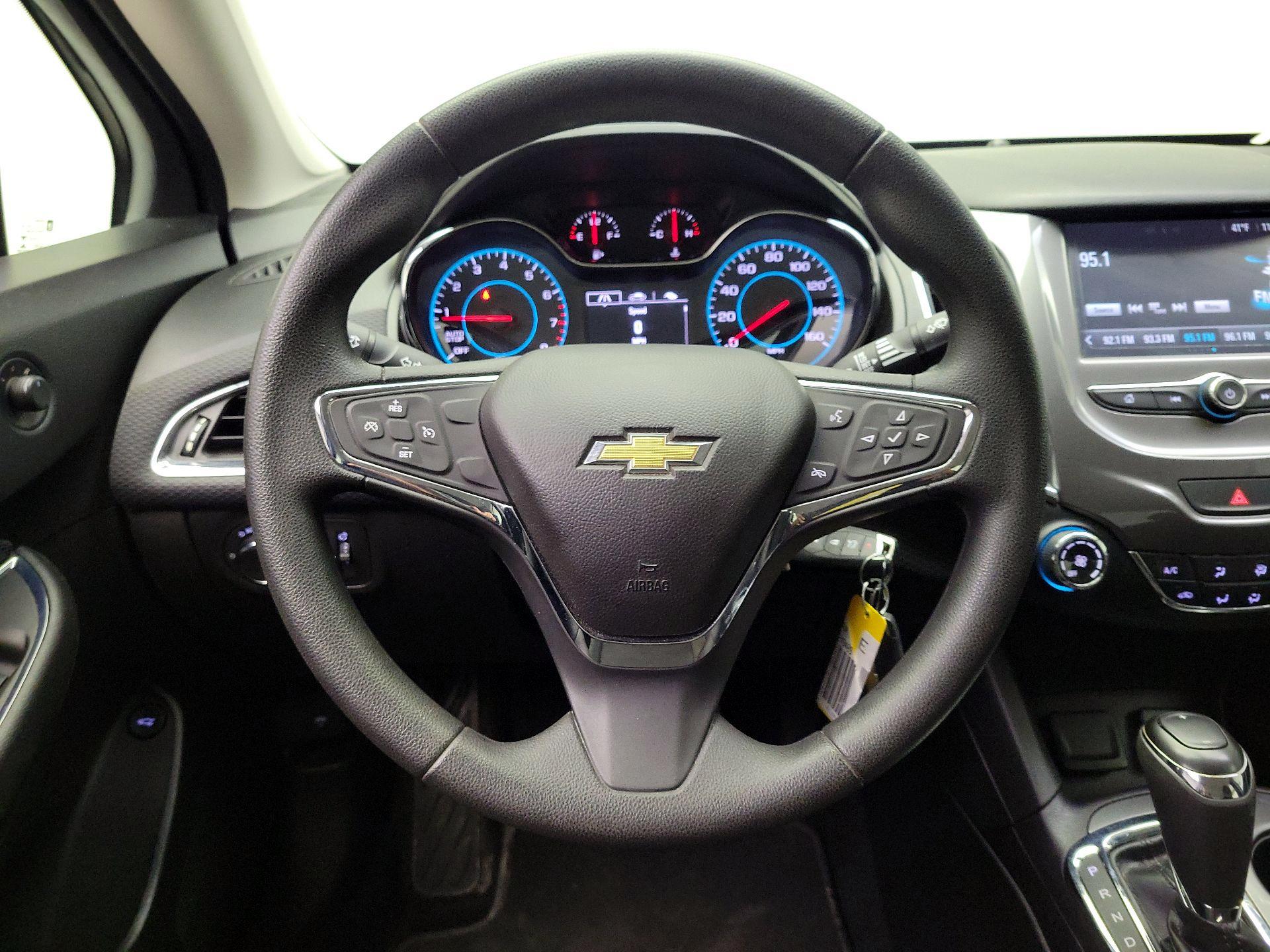 Thumbnail: 2016 Chevrolet Cruze - 10