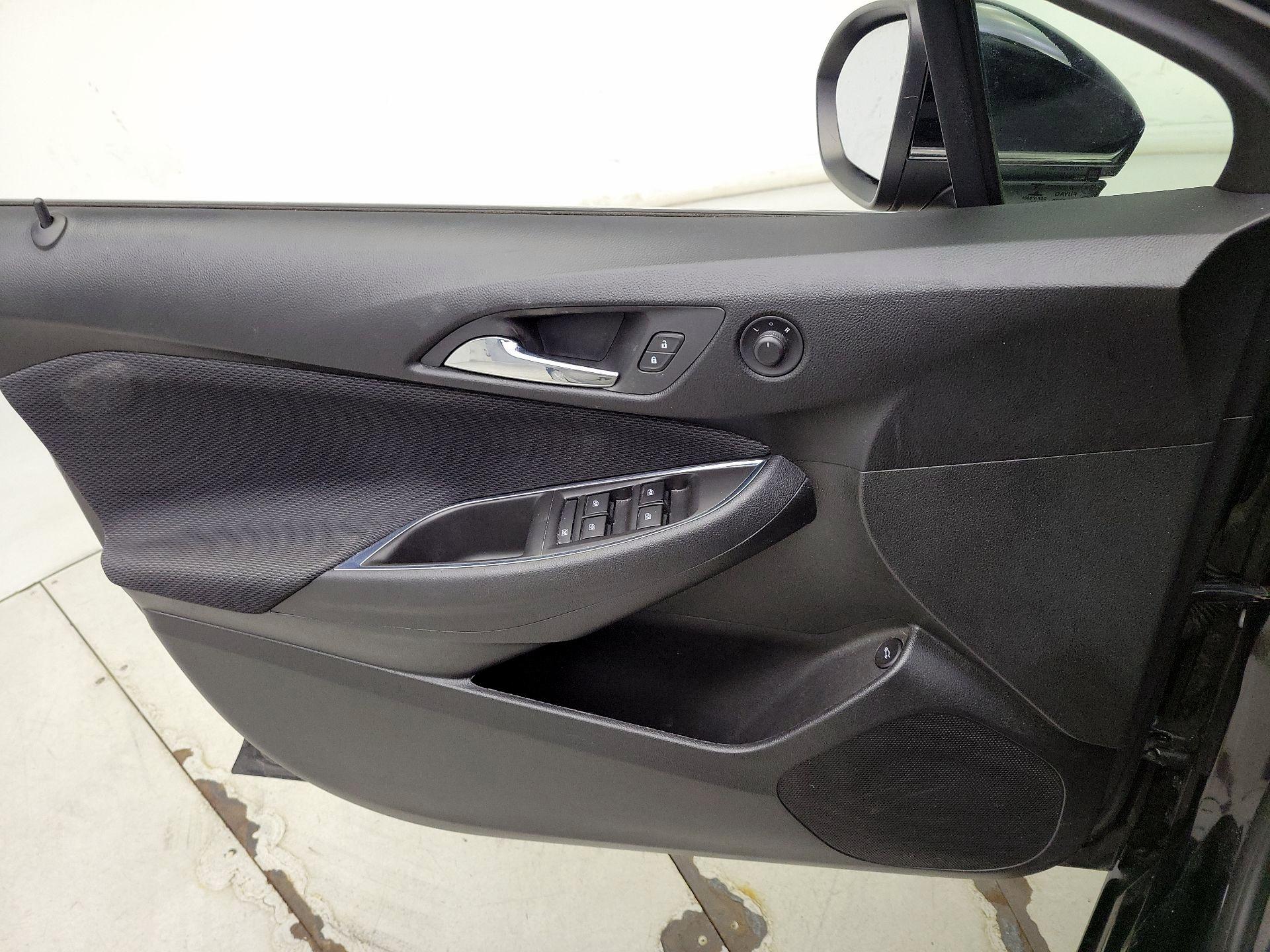 Thumbnail: 2016 Chevrolet Cruze - 12