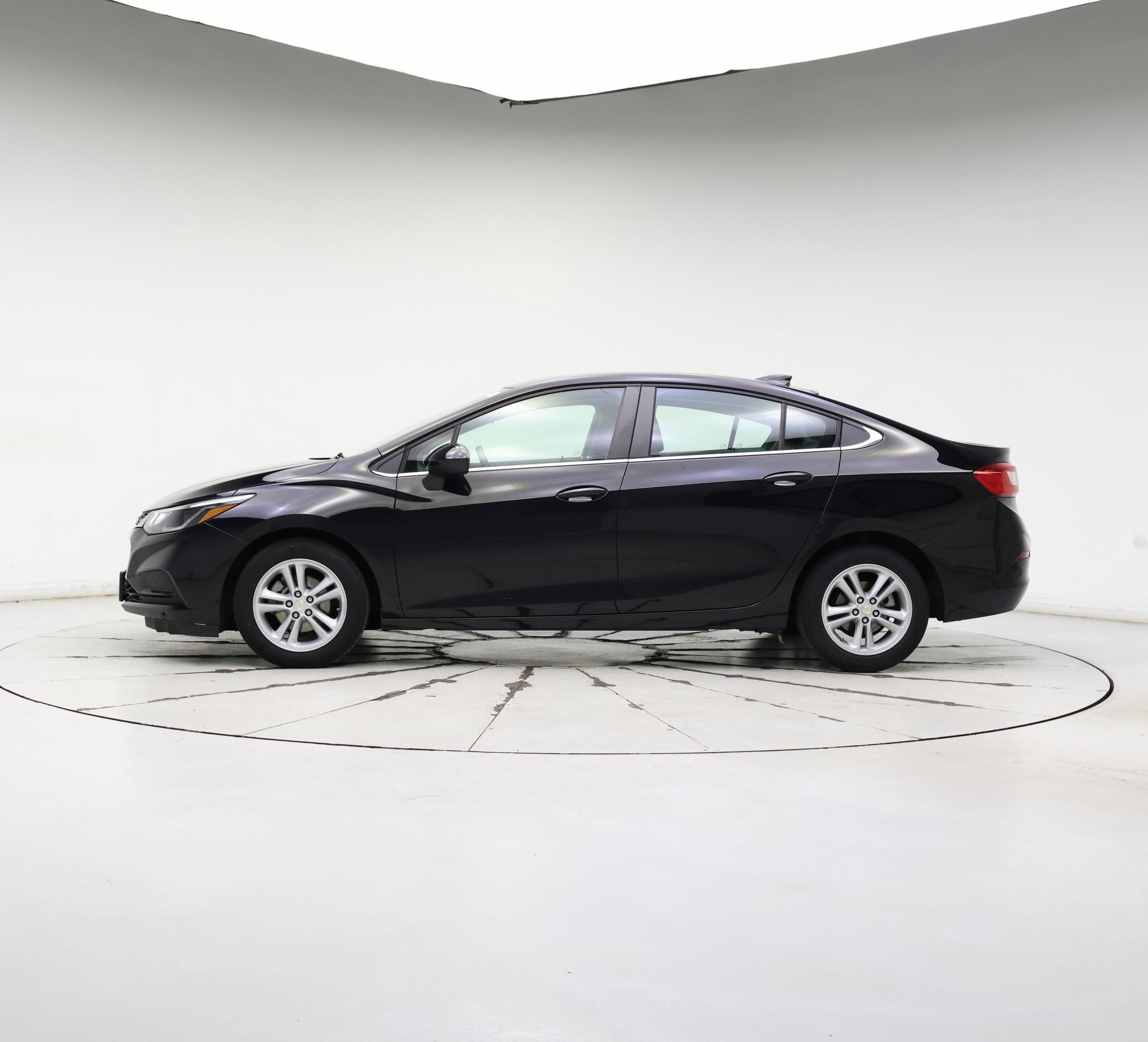 Thumbnail: 2016 Chevrolet Cruze - 3