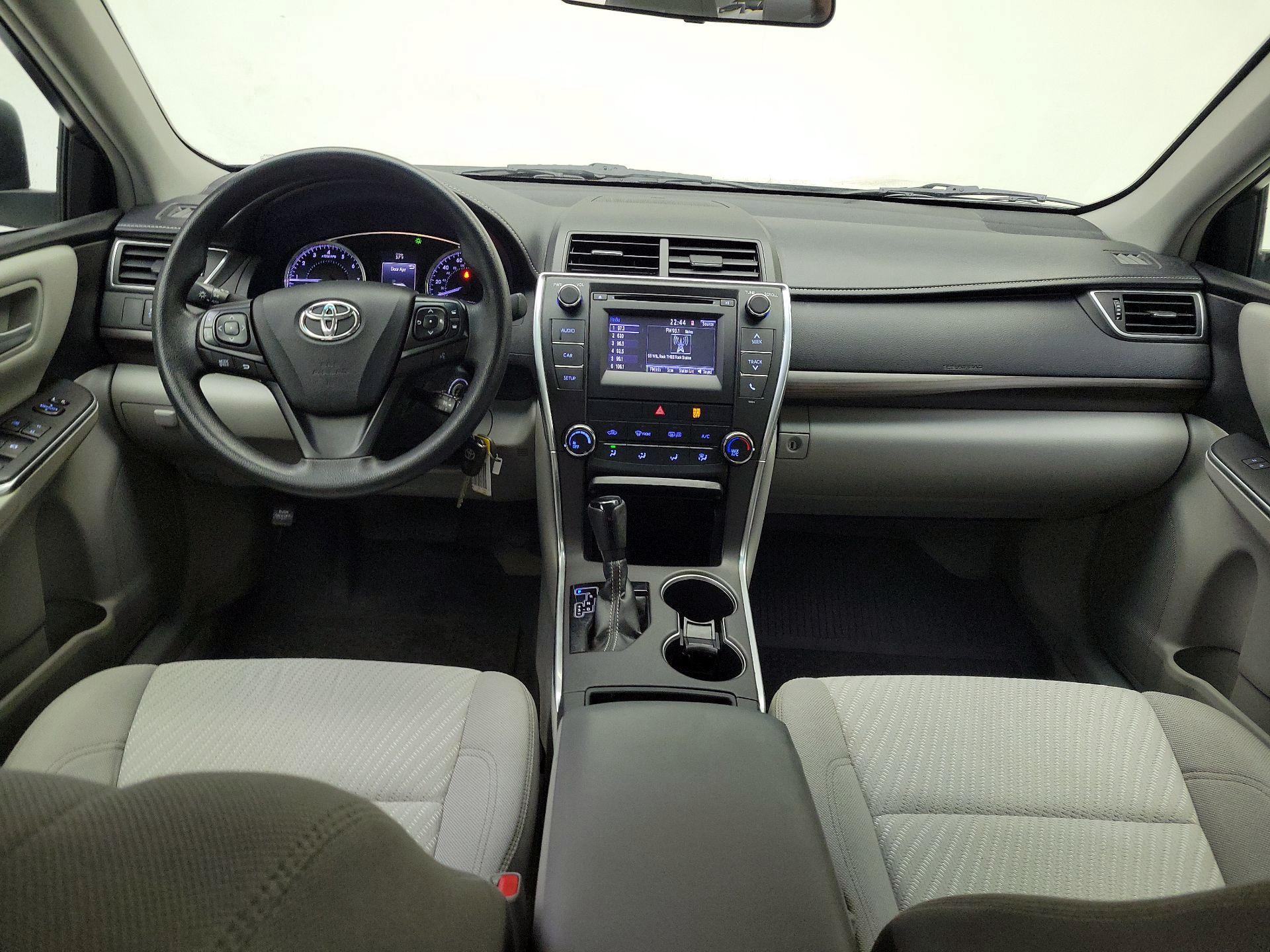 Thumbnail: 2016 Toyota Camry - 9