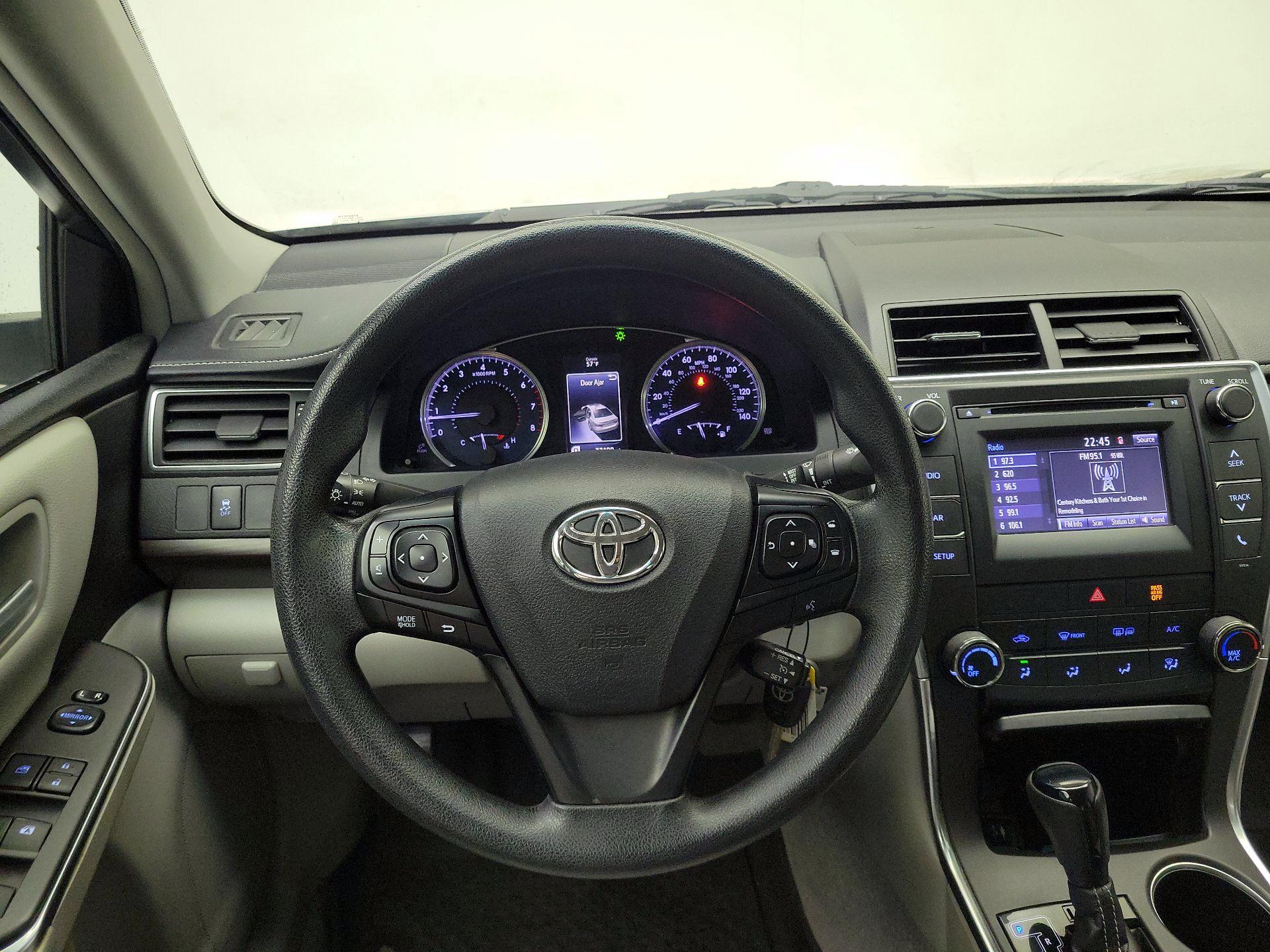 Thumbnail: 2016 Toyota Camry - 10