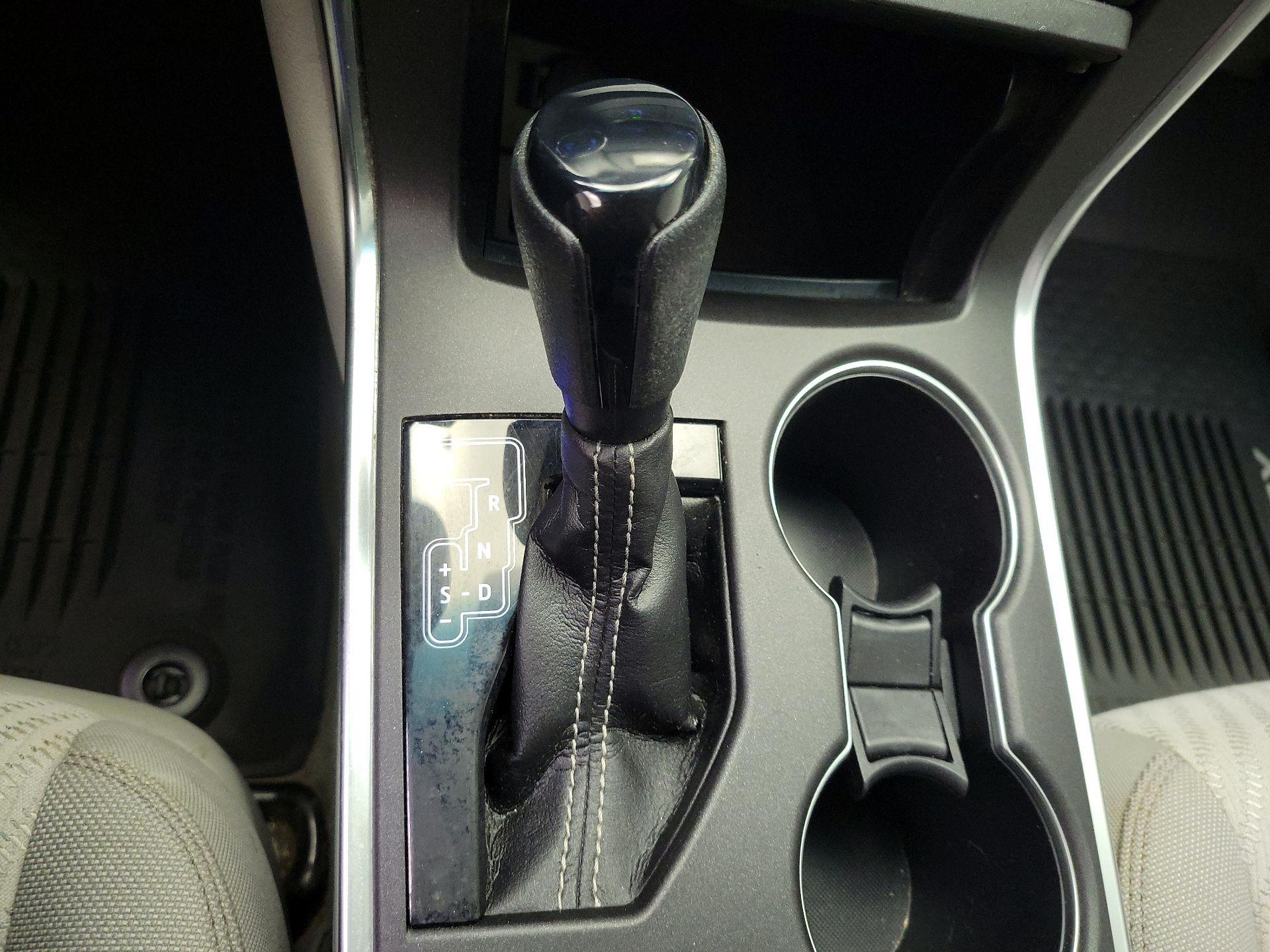 Thumbnail: 2016 Toyota Camry - 17