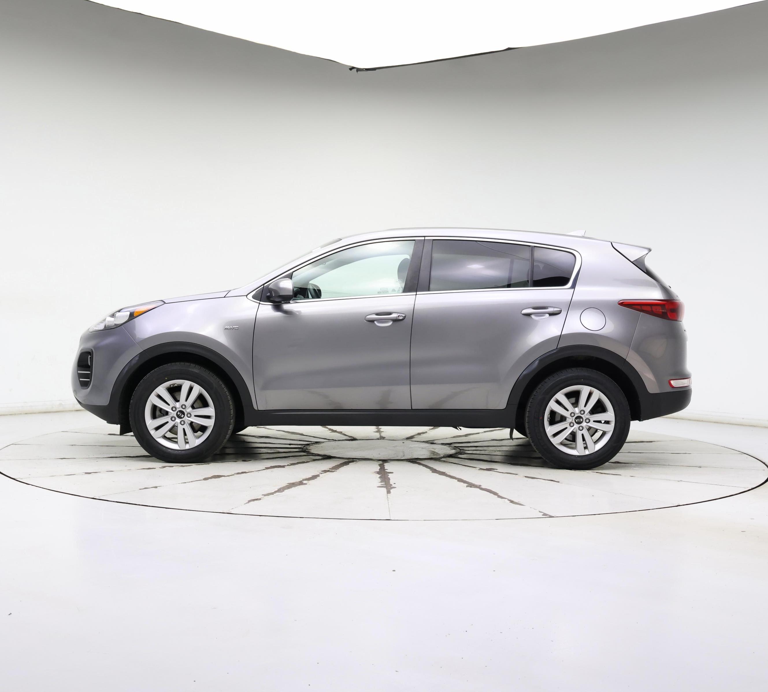 Thumbnail: 2018 Kia Sportage - 3