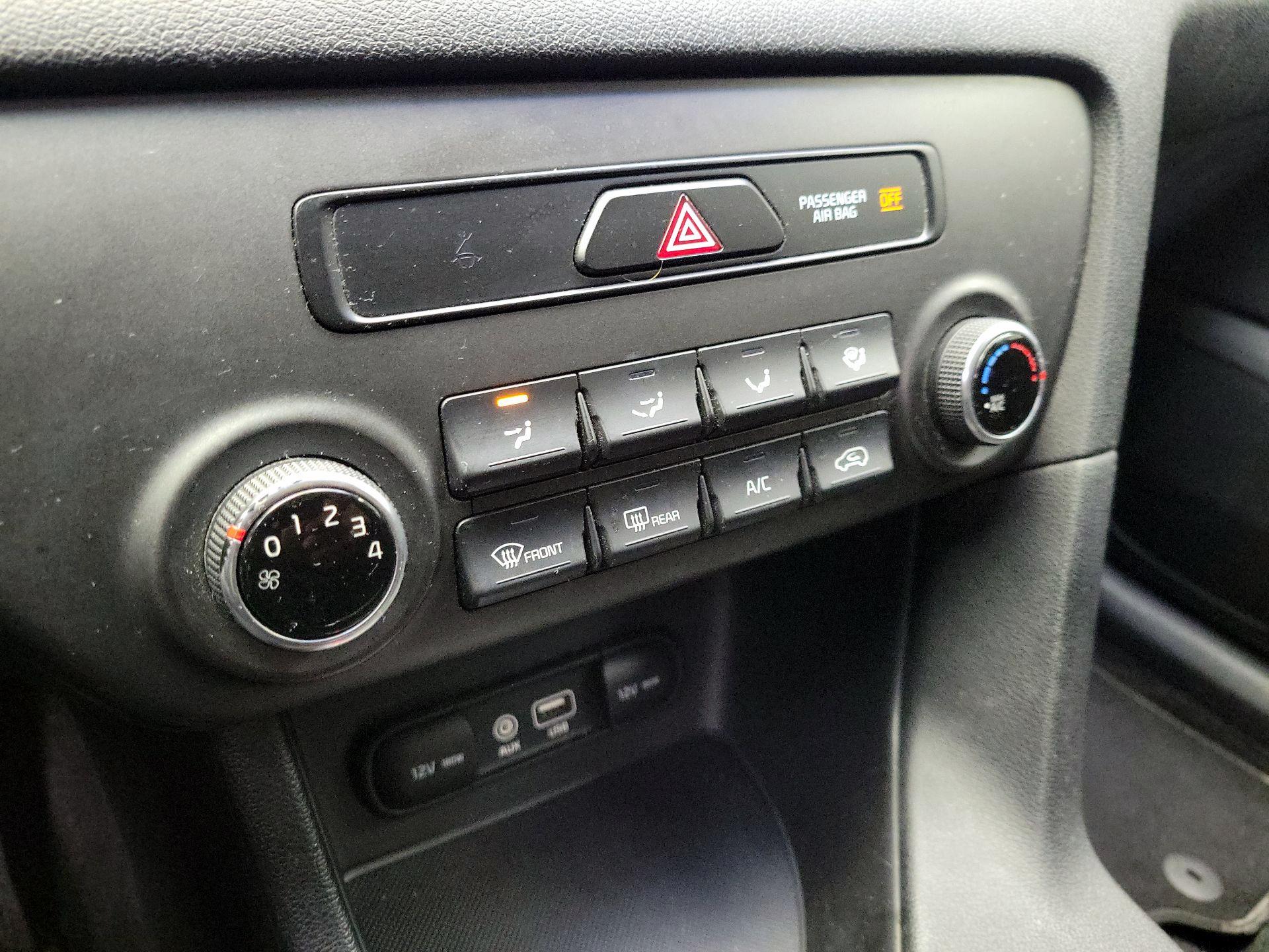 Thumbnail: 2017 Kia Sportage - 16